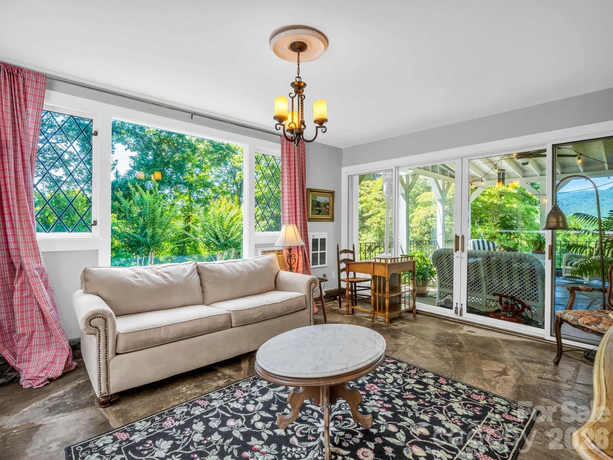 287 Pacolet Ridge Lane — Tryon