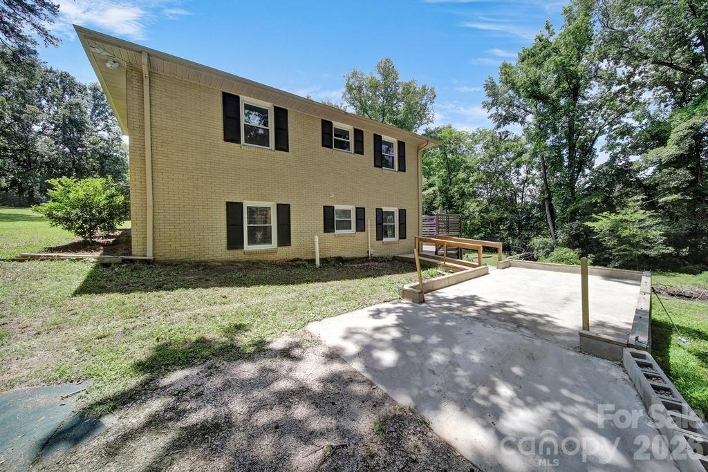 926 Meadow Lakes Road — Rock Hill