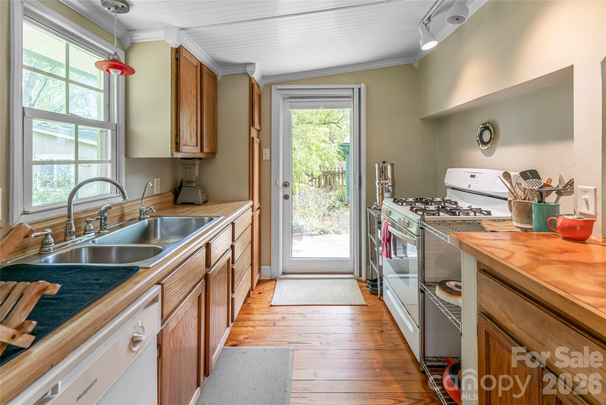75 Cisco Road — Asheville