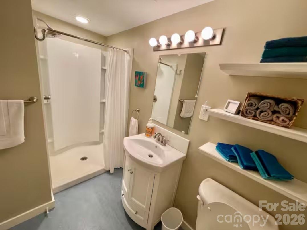 75 Cisco Road — Asheville