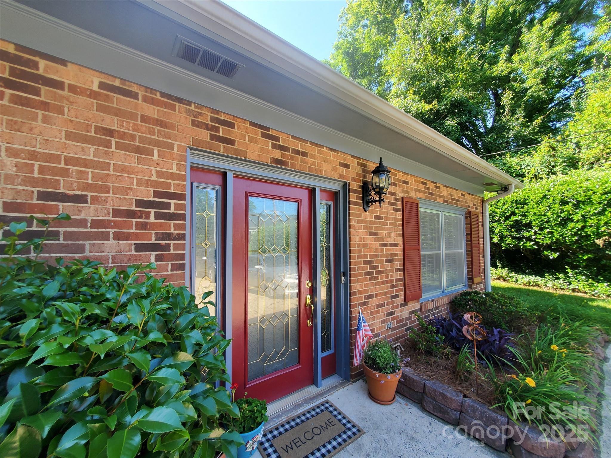 2104 Farmbrook Drive — Statesville