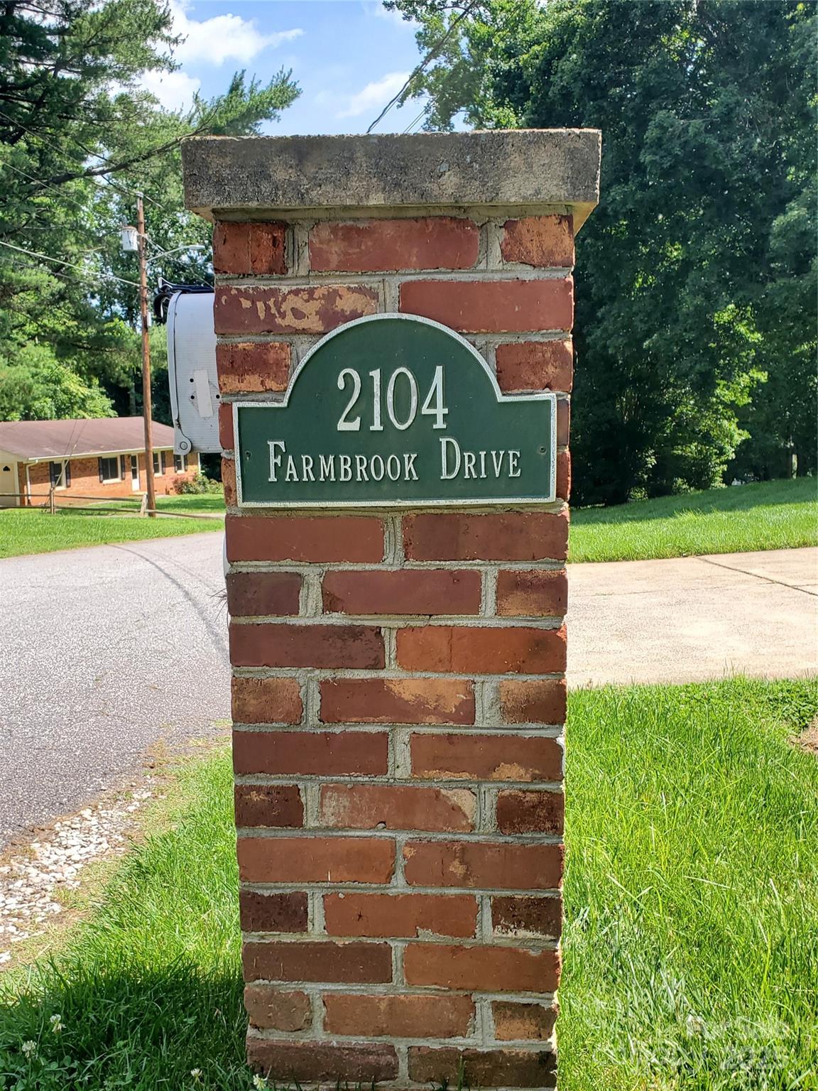2104 Farmbrook Drive — Statesville