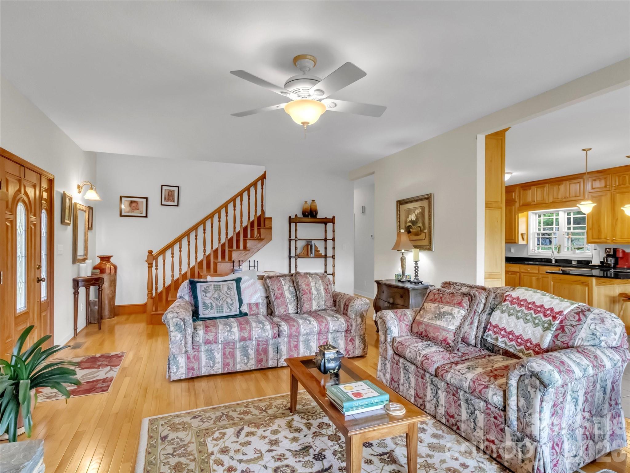 1592 Piney Hill Road — Burnsville