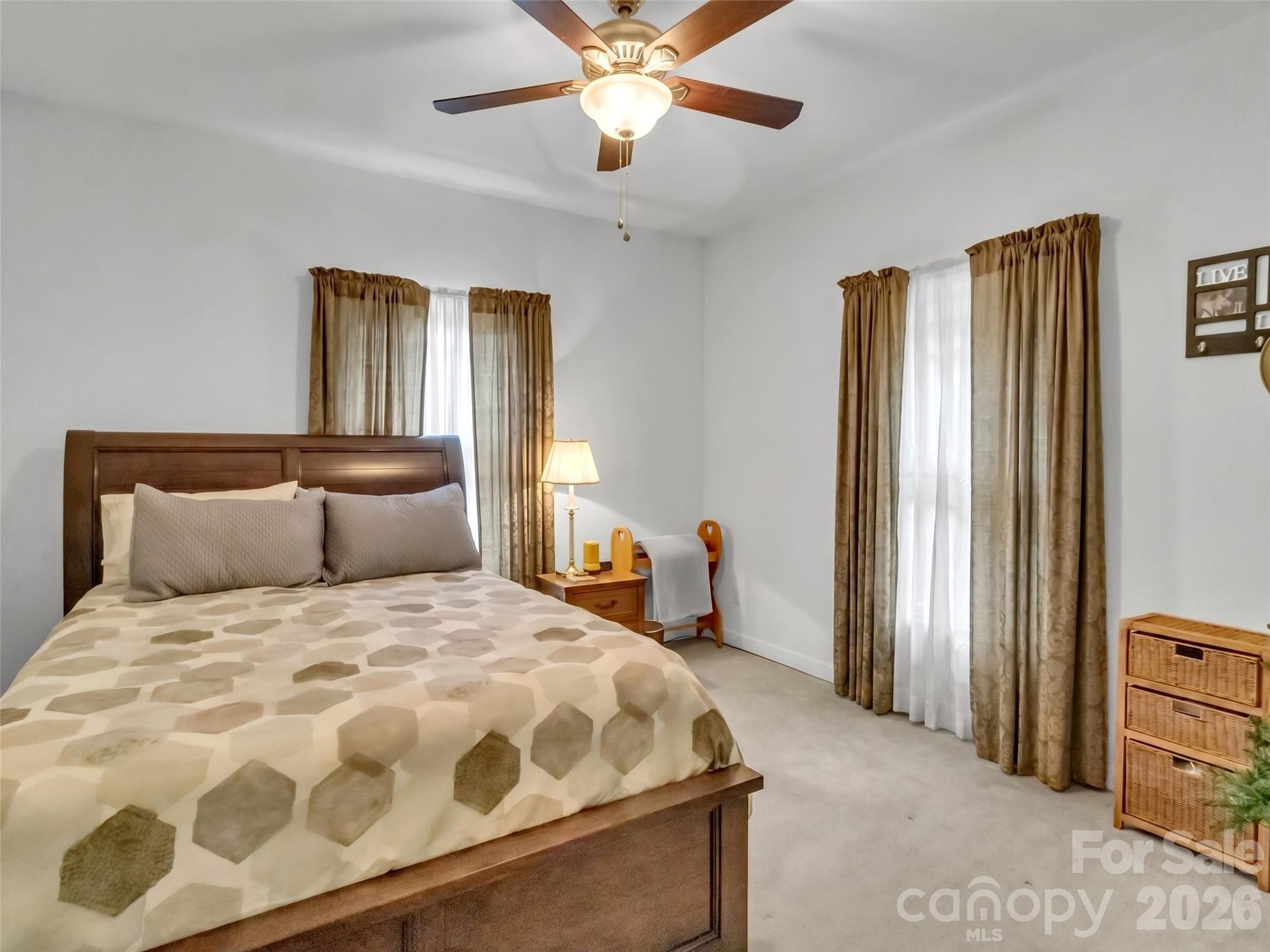 1592 Piney Hill Road — Burnsville