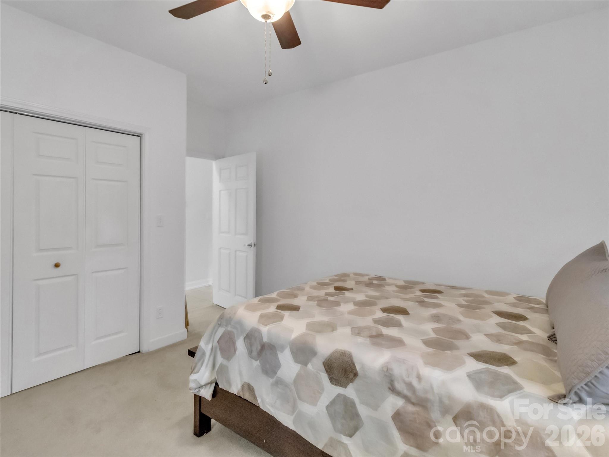 1592 Piney Hill Road — Burnsville