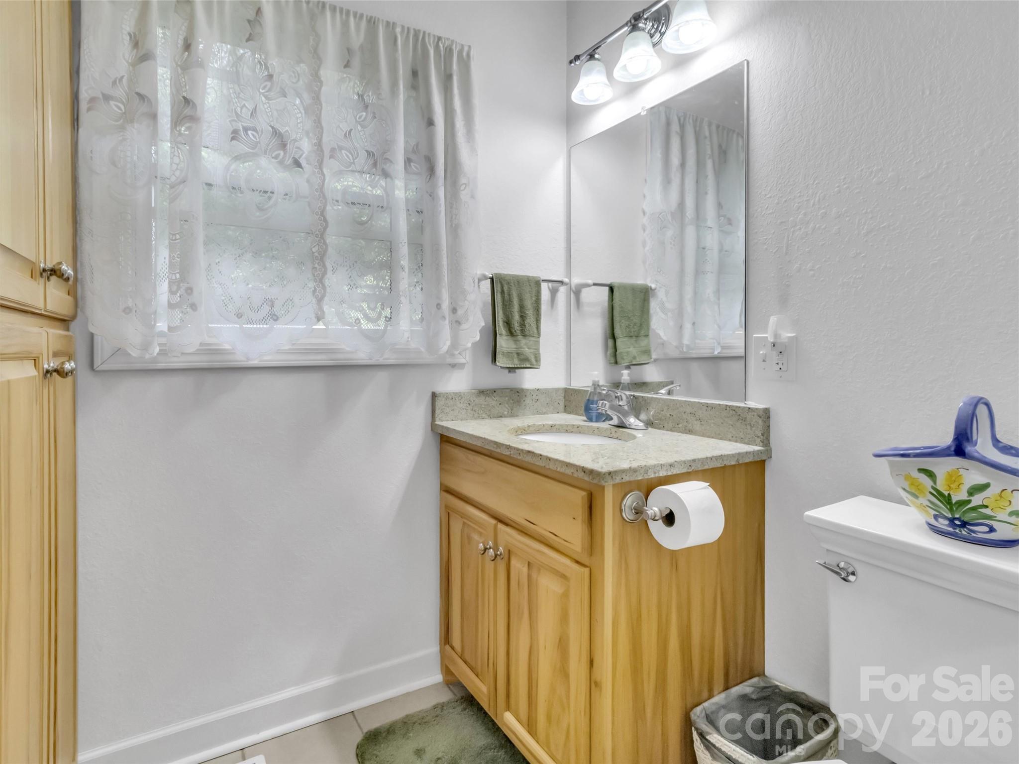 1592 Piney Hill Road — Burnsville