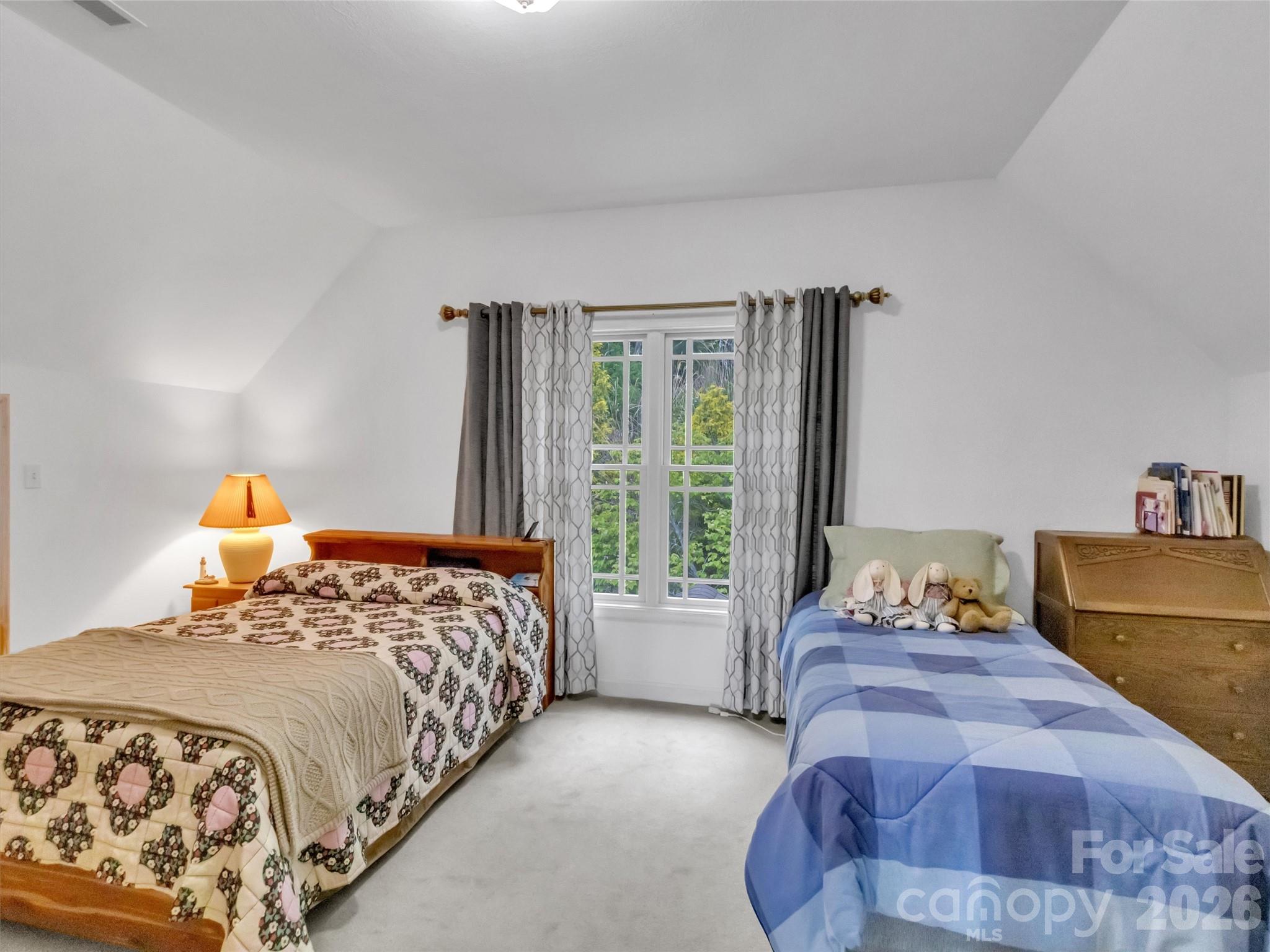 1592 Piney Hill Road — Burnsville