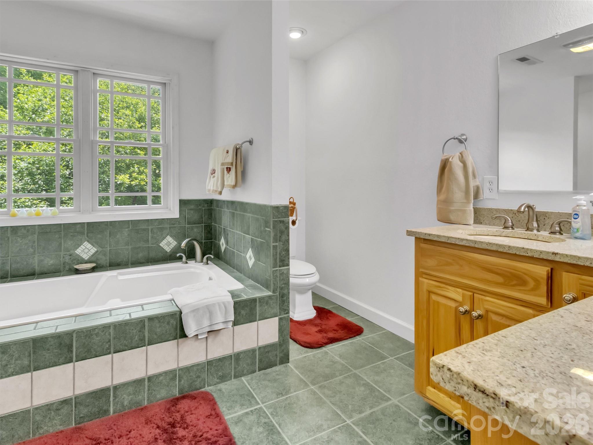 1592 Piney Hill Road — Burnsville