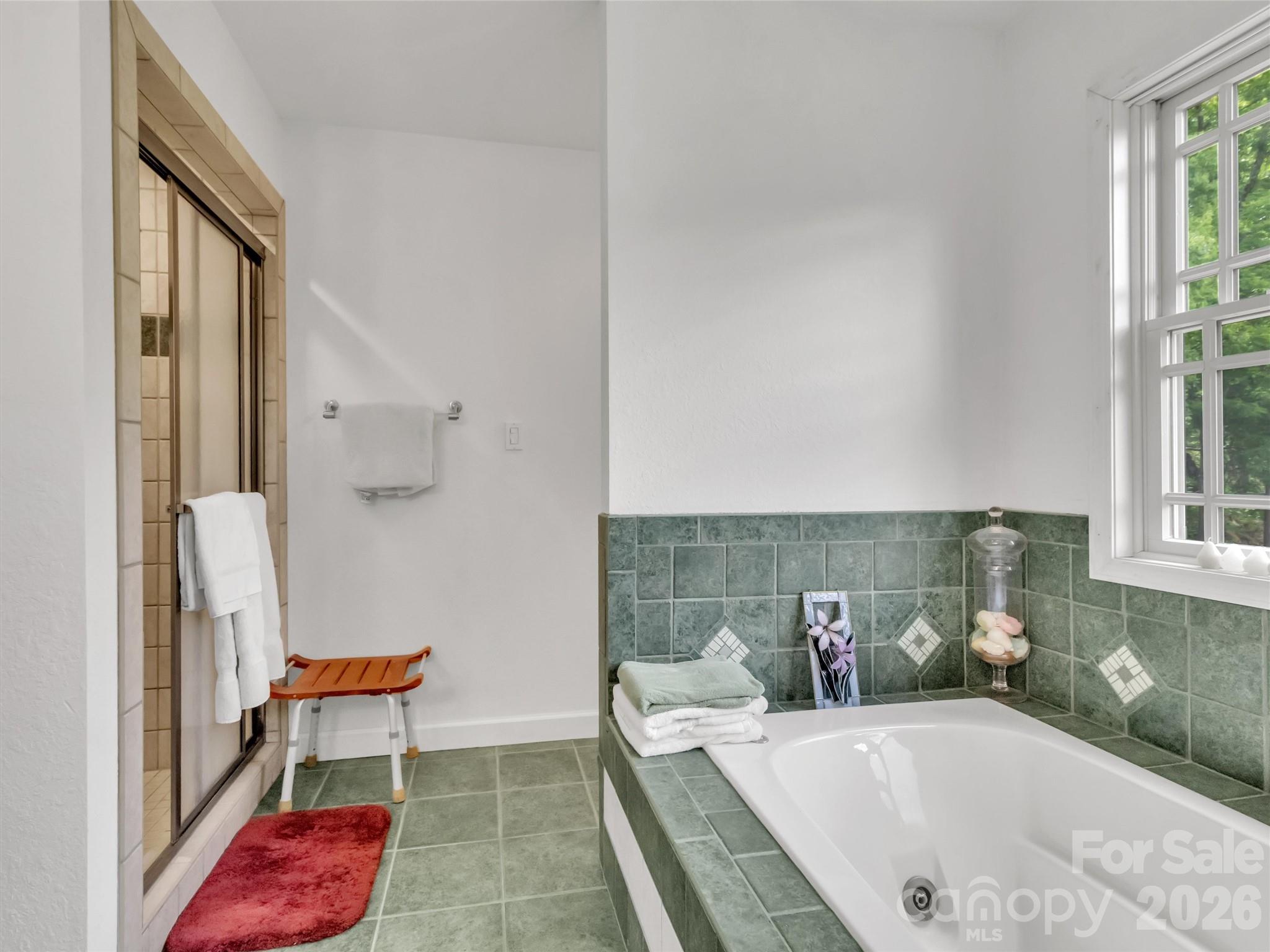 1592 Piney Hill Road — Burnsville