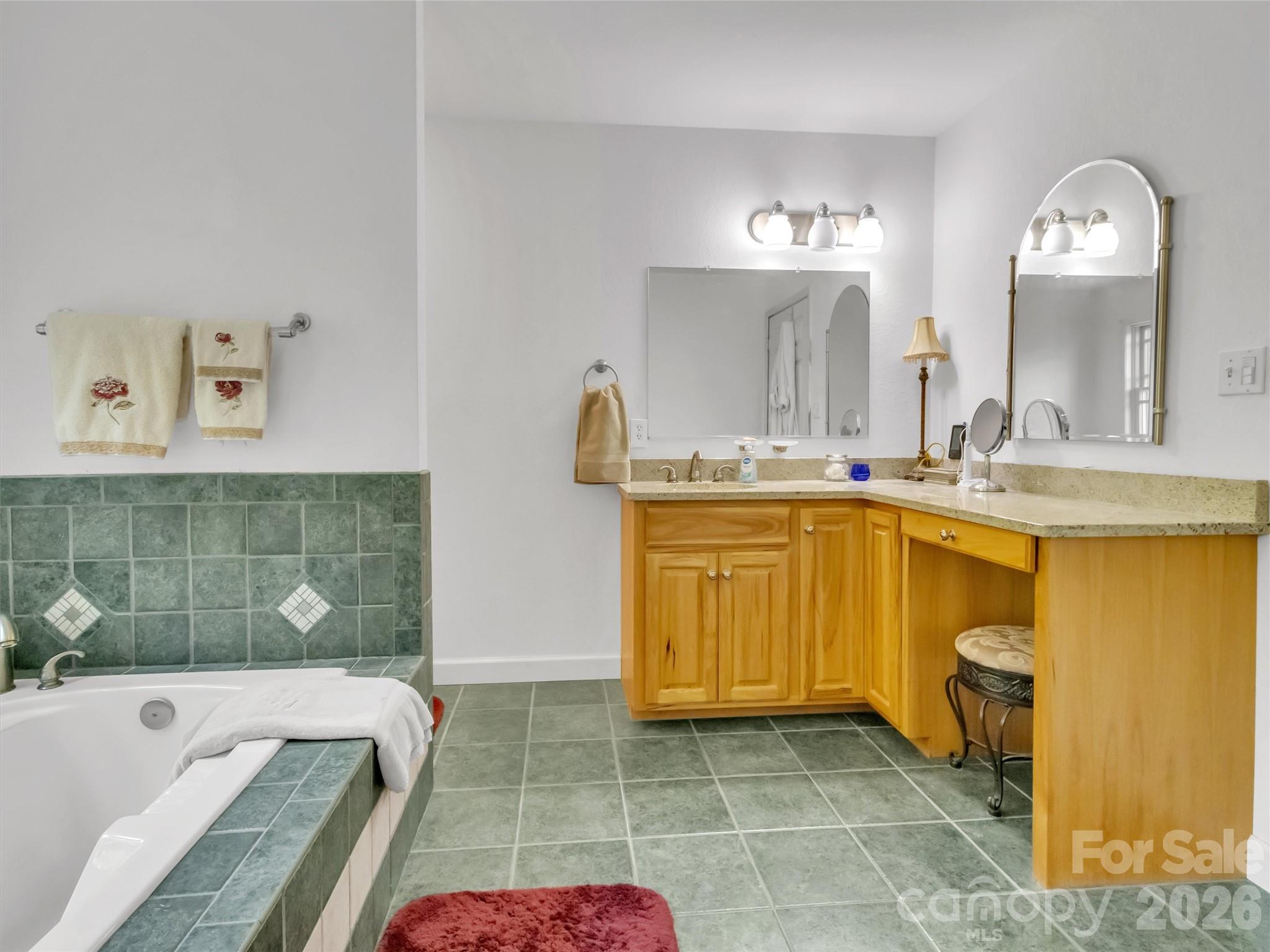 1592 Piney Hill Road — Burnsville