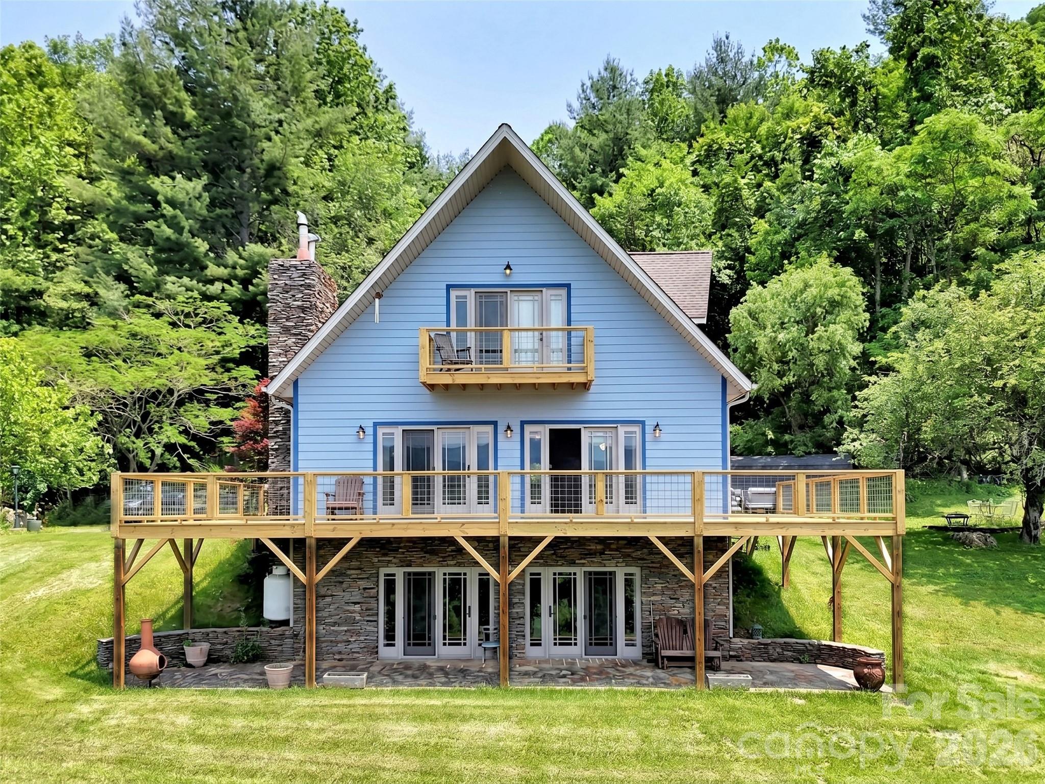1592 Piney Hill Road — Burnsville