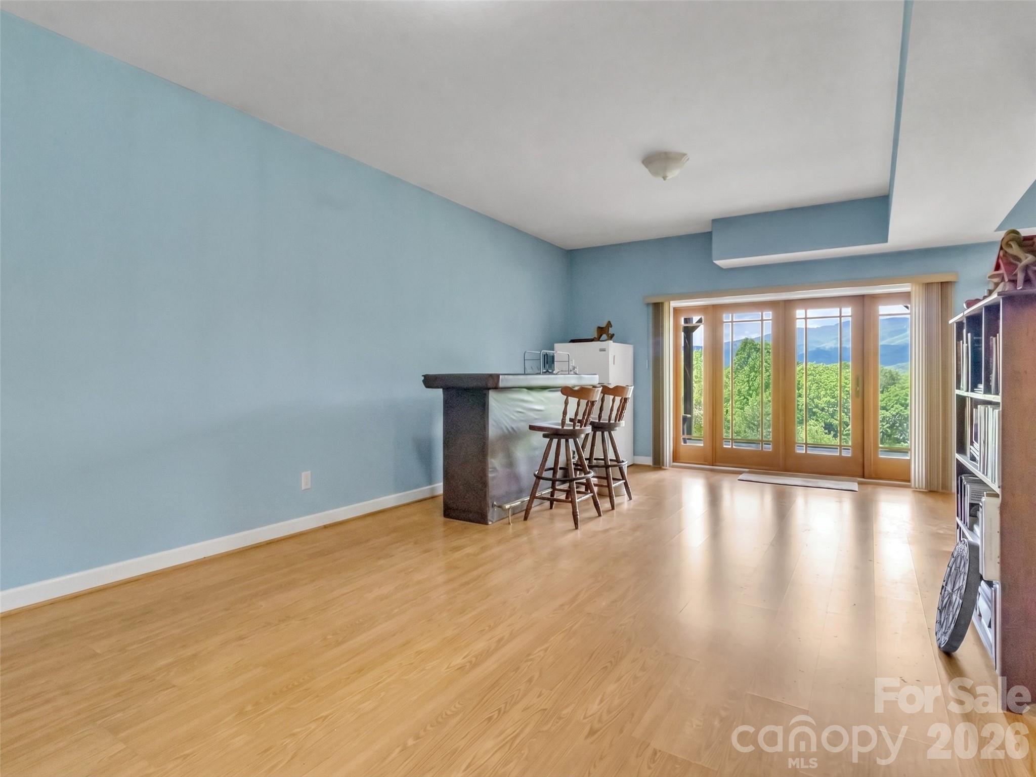 1592 Piney Hill Road — Burnsville