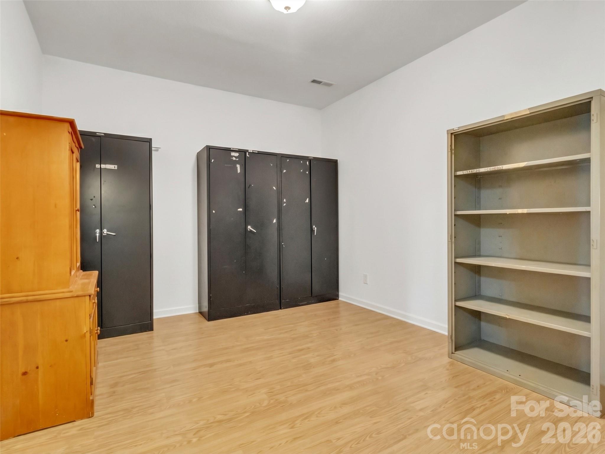 1592 Piney Hill Road — Burnsville