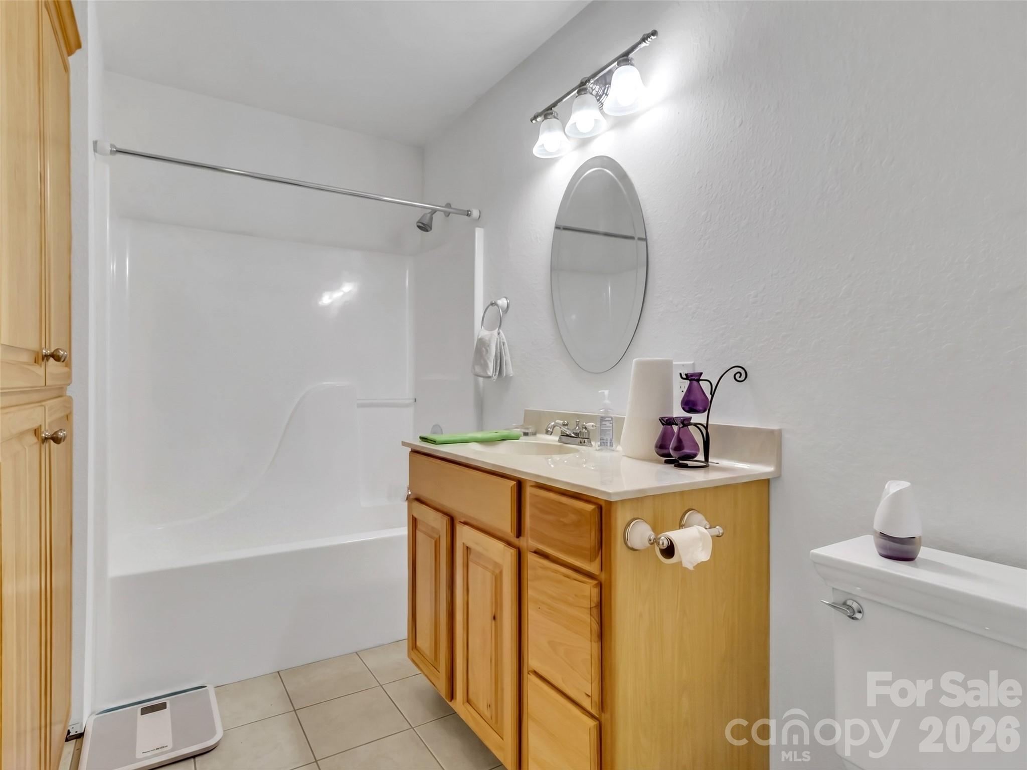 1592 Piney Hill Road — Burnsville
