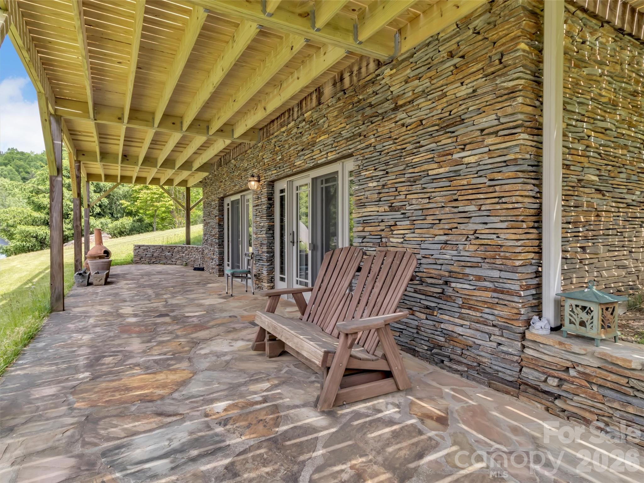 1592 Piney Hill Road — Burnsville