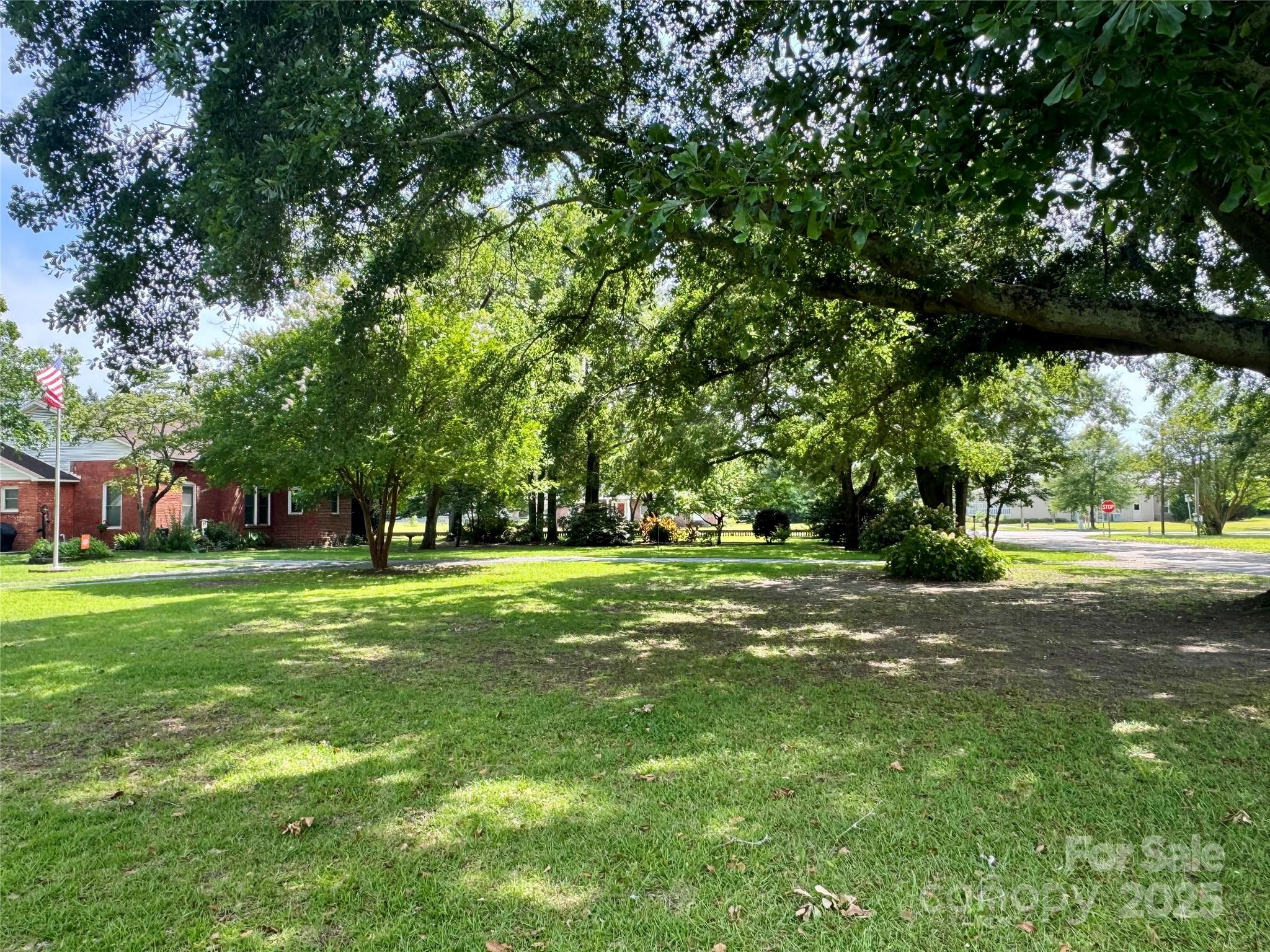 300 Blackmon Street S — Bethune