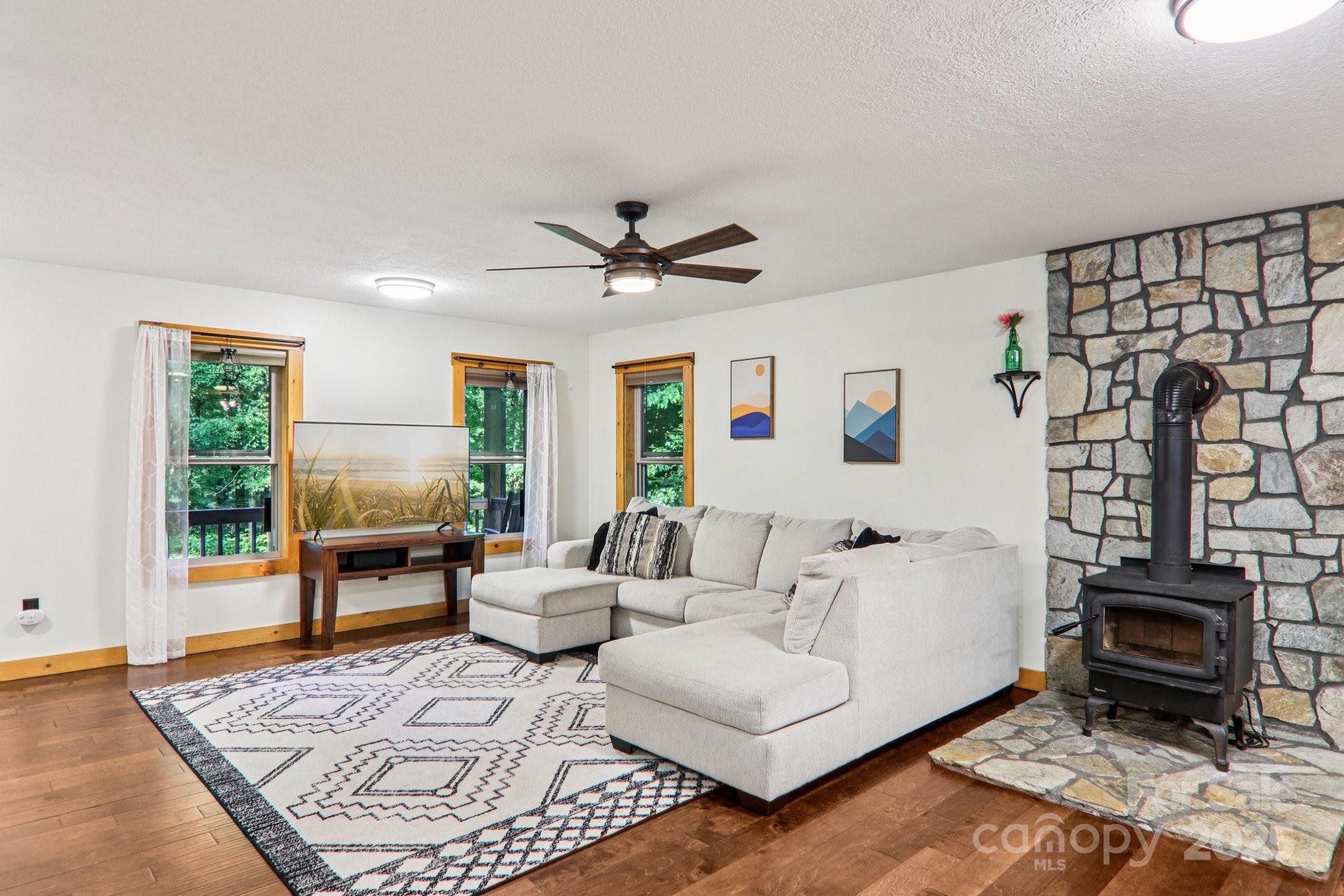 2171 Black Rock Road — Cherokee