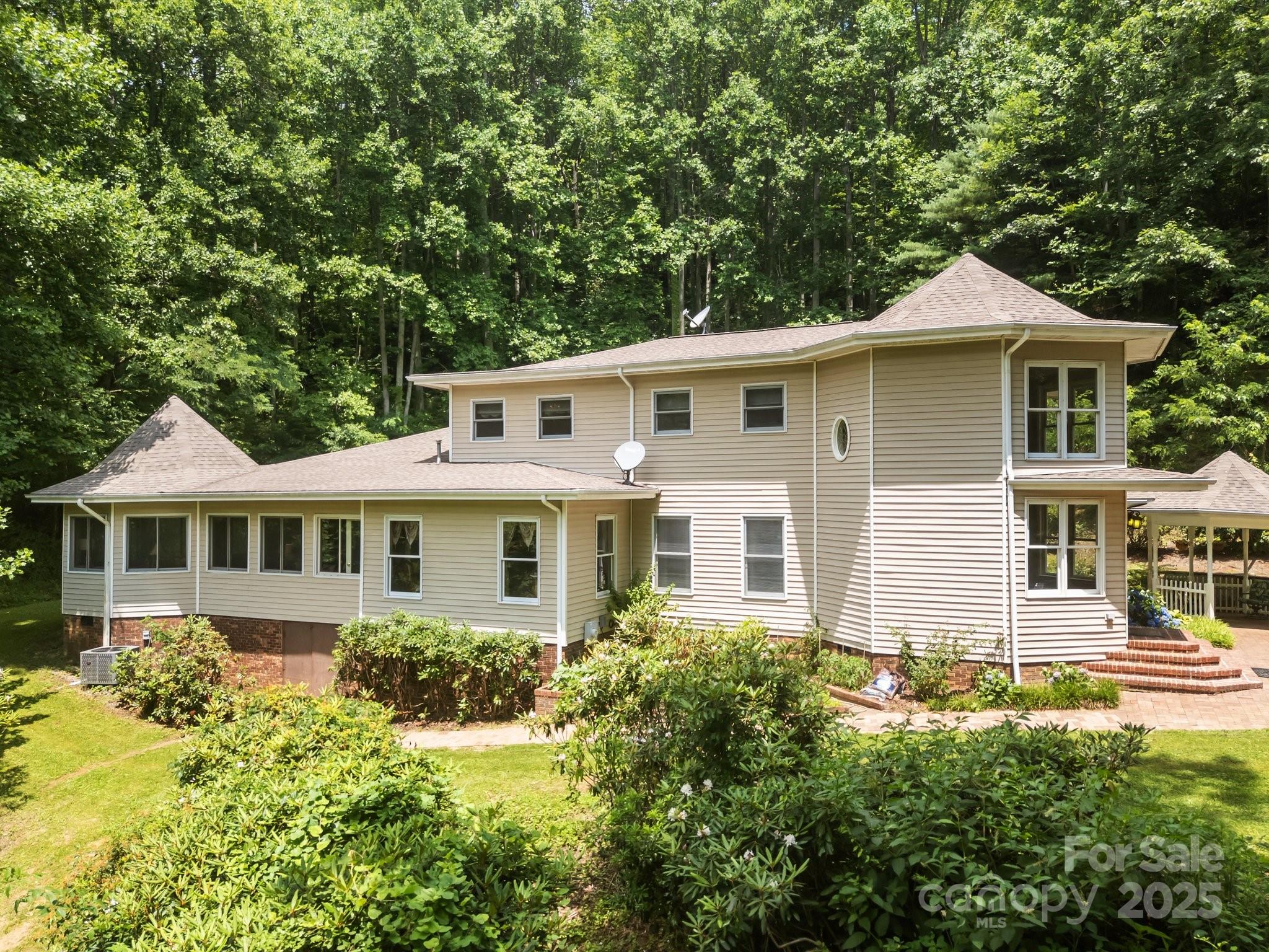 235 Kinder Lane — Canton
