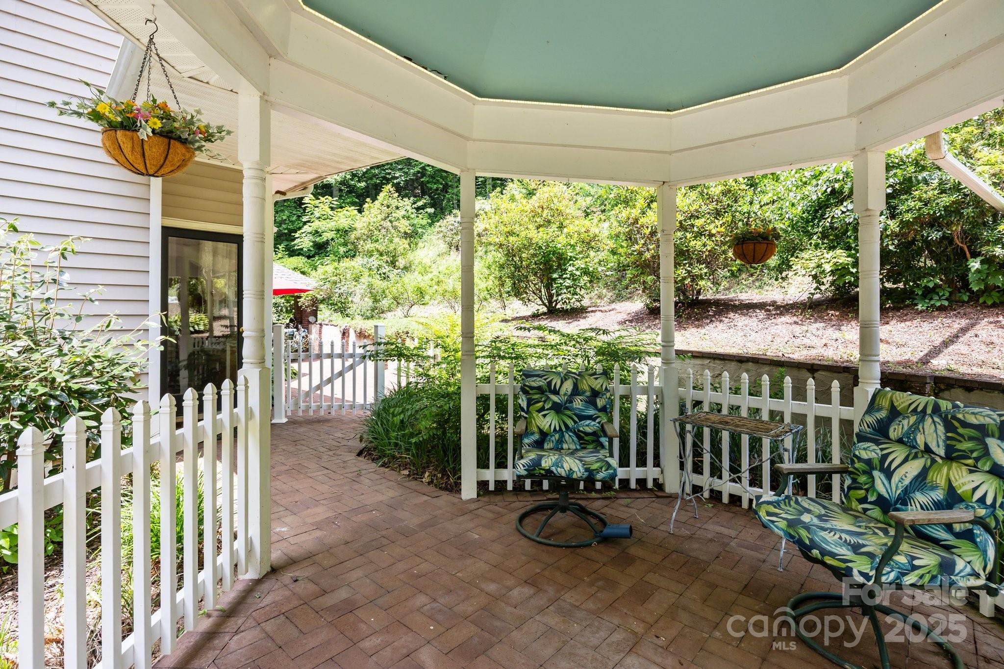 235 Kinder Lane — Canton