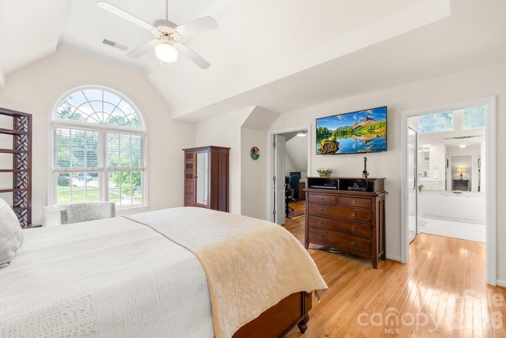 9514 Hayenridge Court — Huntersville