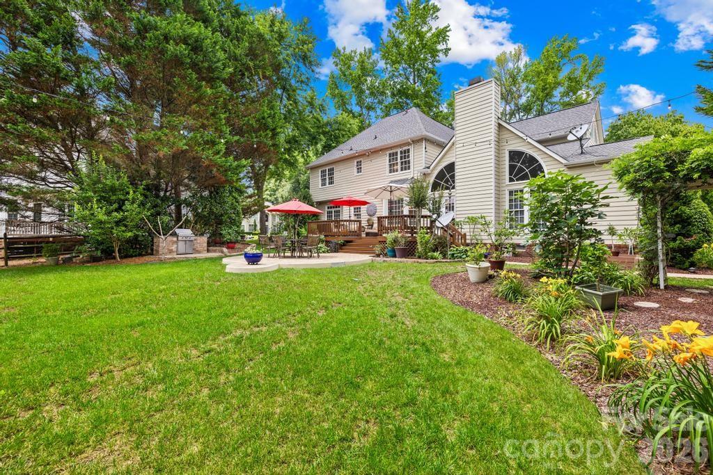 9514 Hayenridge Court — Huntersville