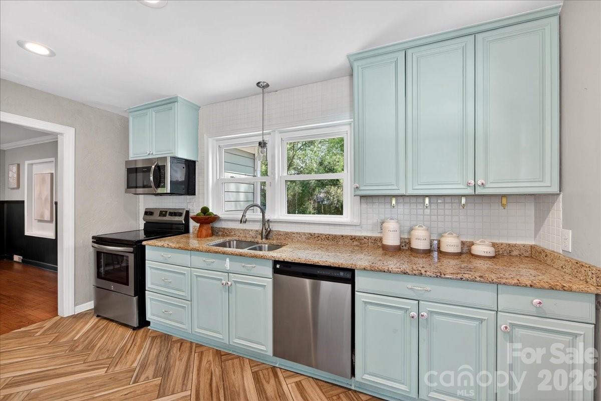 2034 Lanier Avenue — Charlotte
