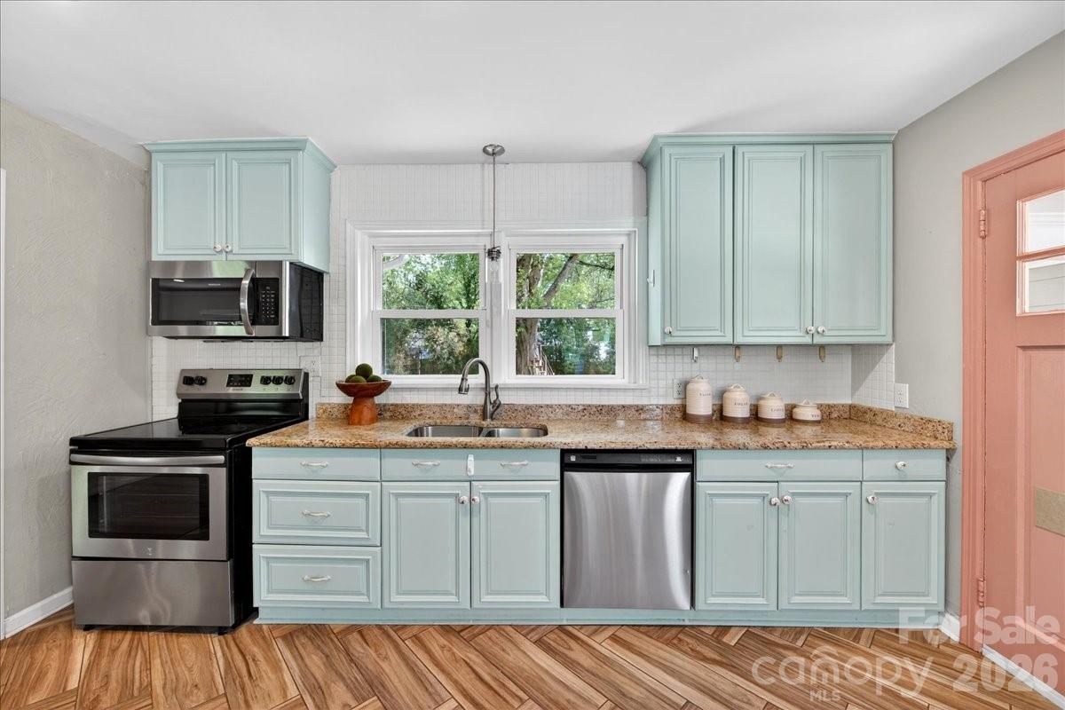 2034 Lanier Avenue — Charlotte