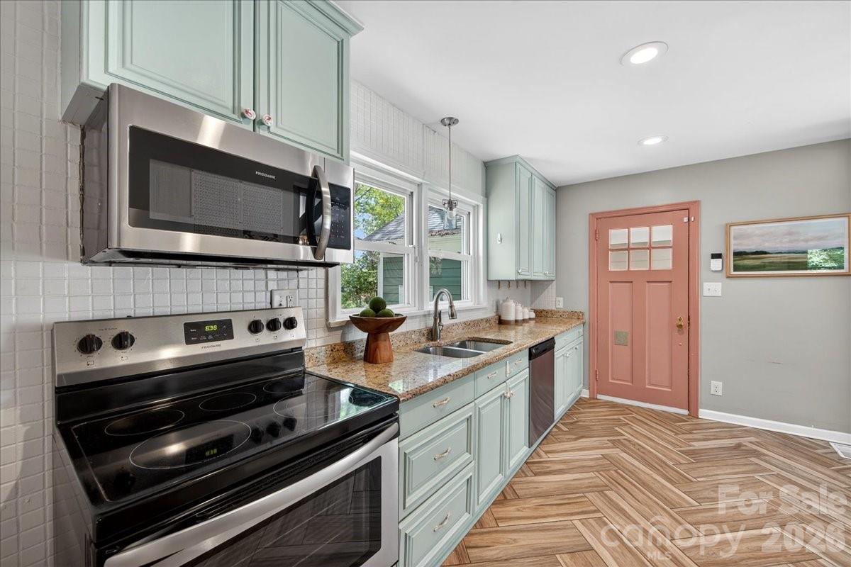 2034 Lanier Avenue — Charlotte