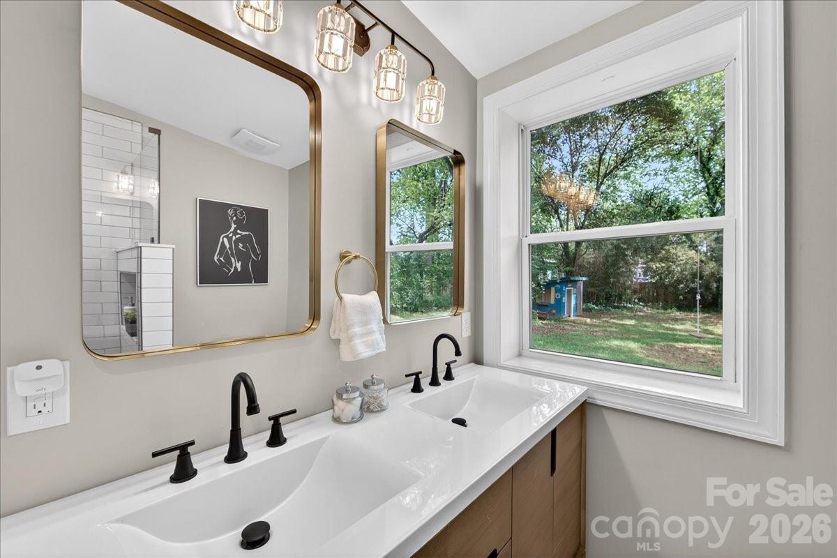 2034 Lanier Avenue — Charlotte