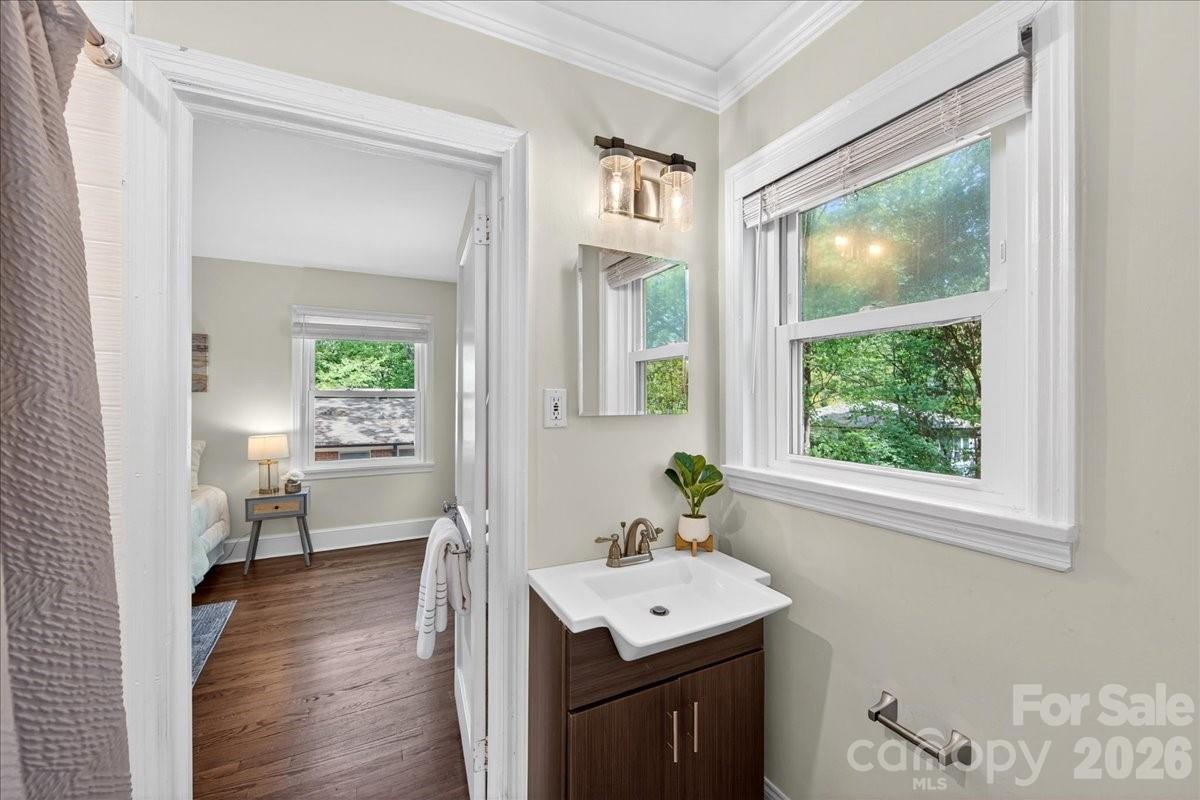 2034 Lanier Avenue — Charlotte