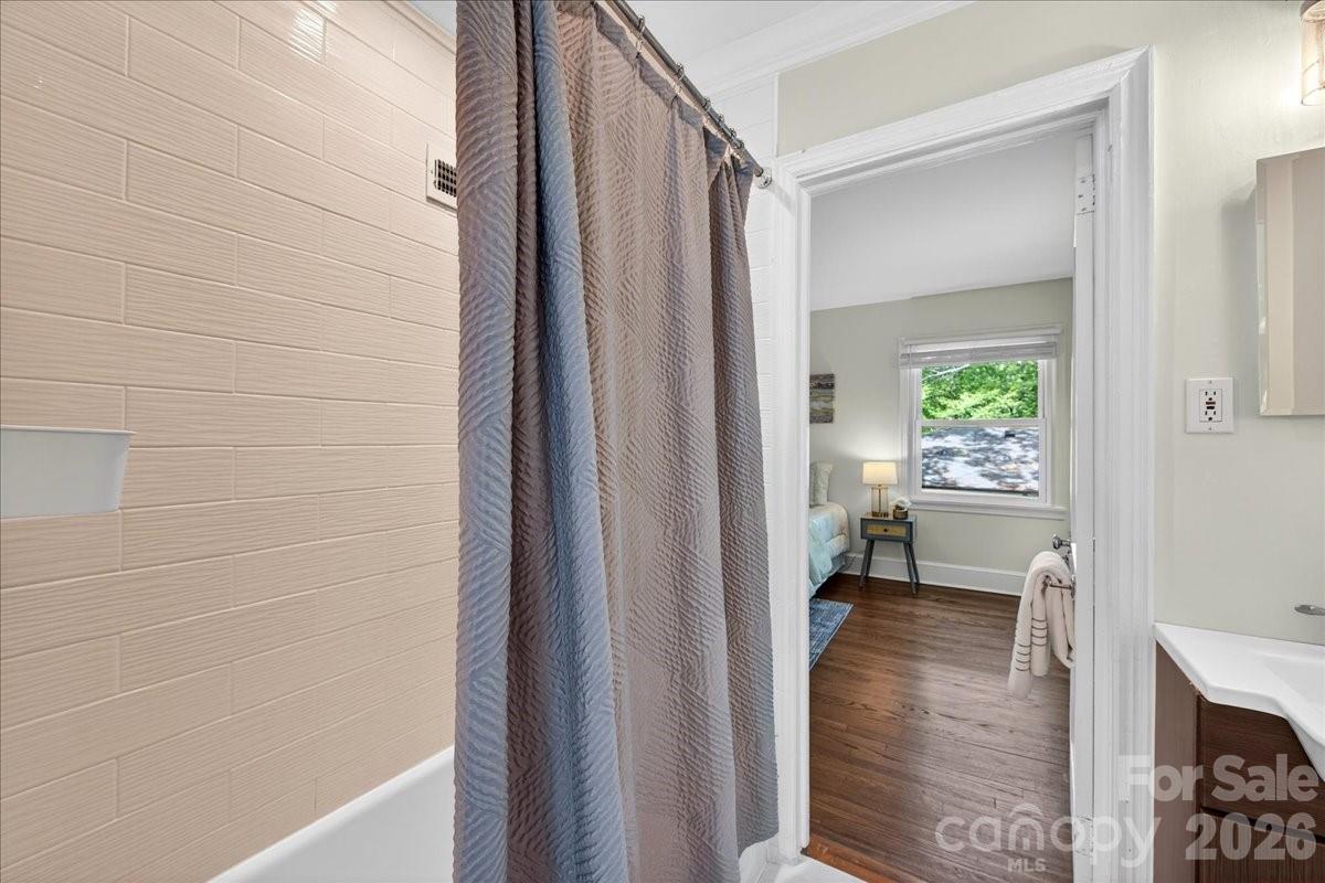2034 Lanier Avenue — Charlotte