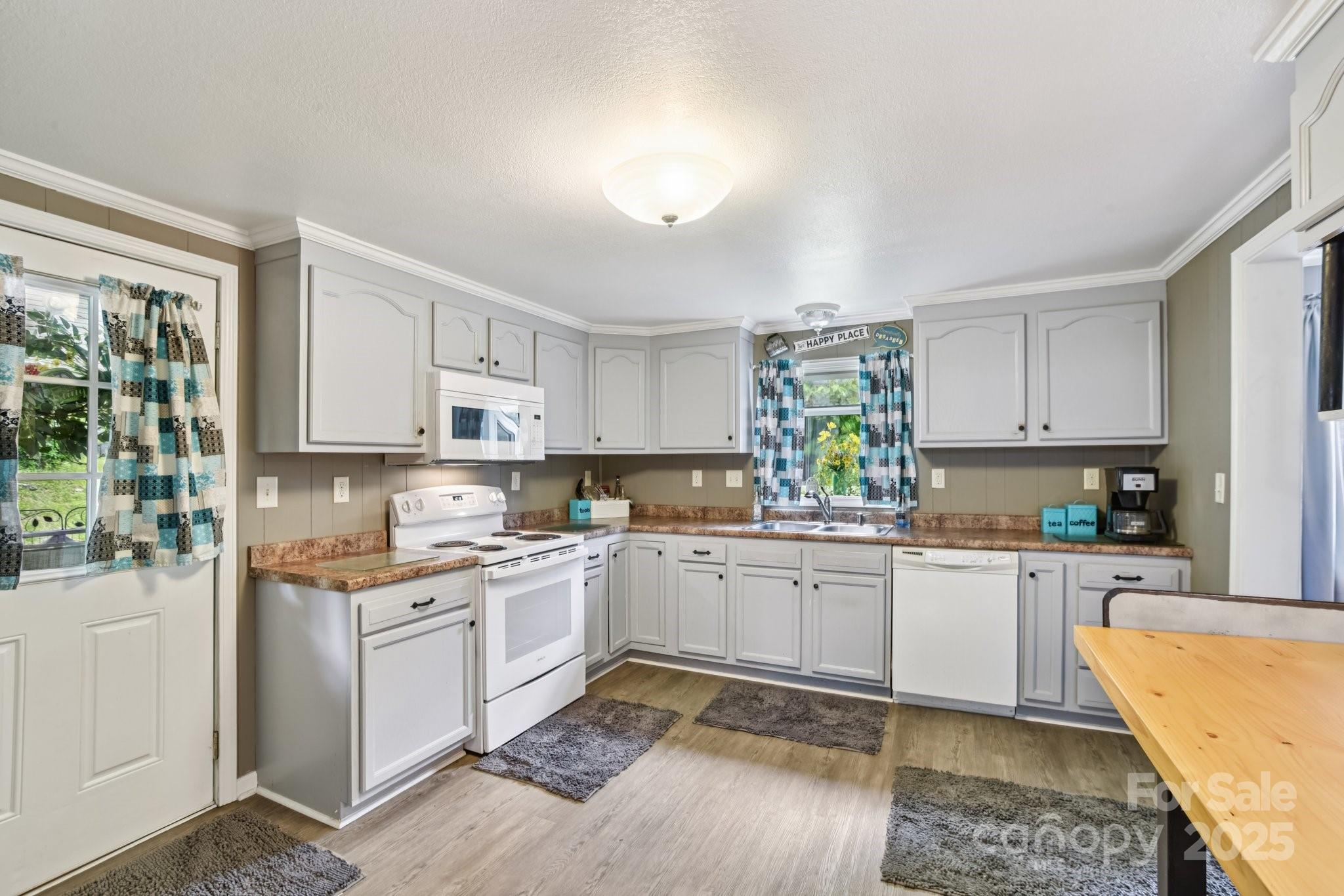 19 Lockman Road — Maggie Valley