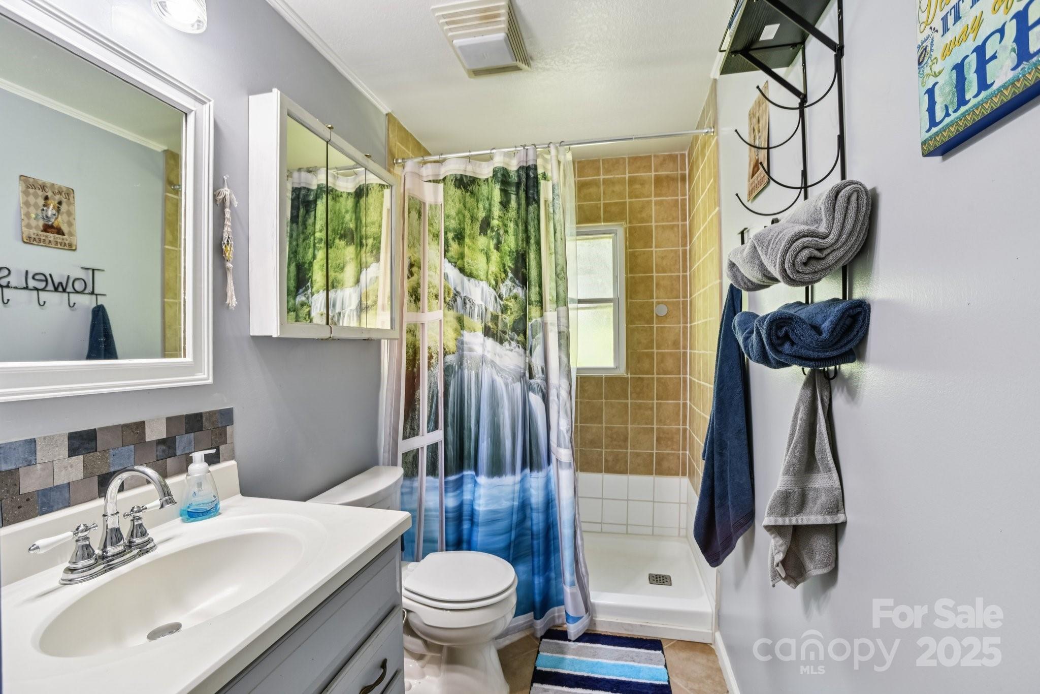 19 Lockman Road — Maggie Valley