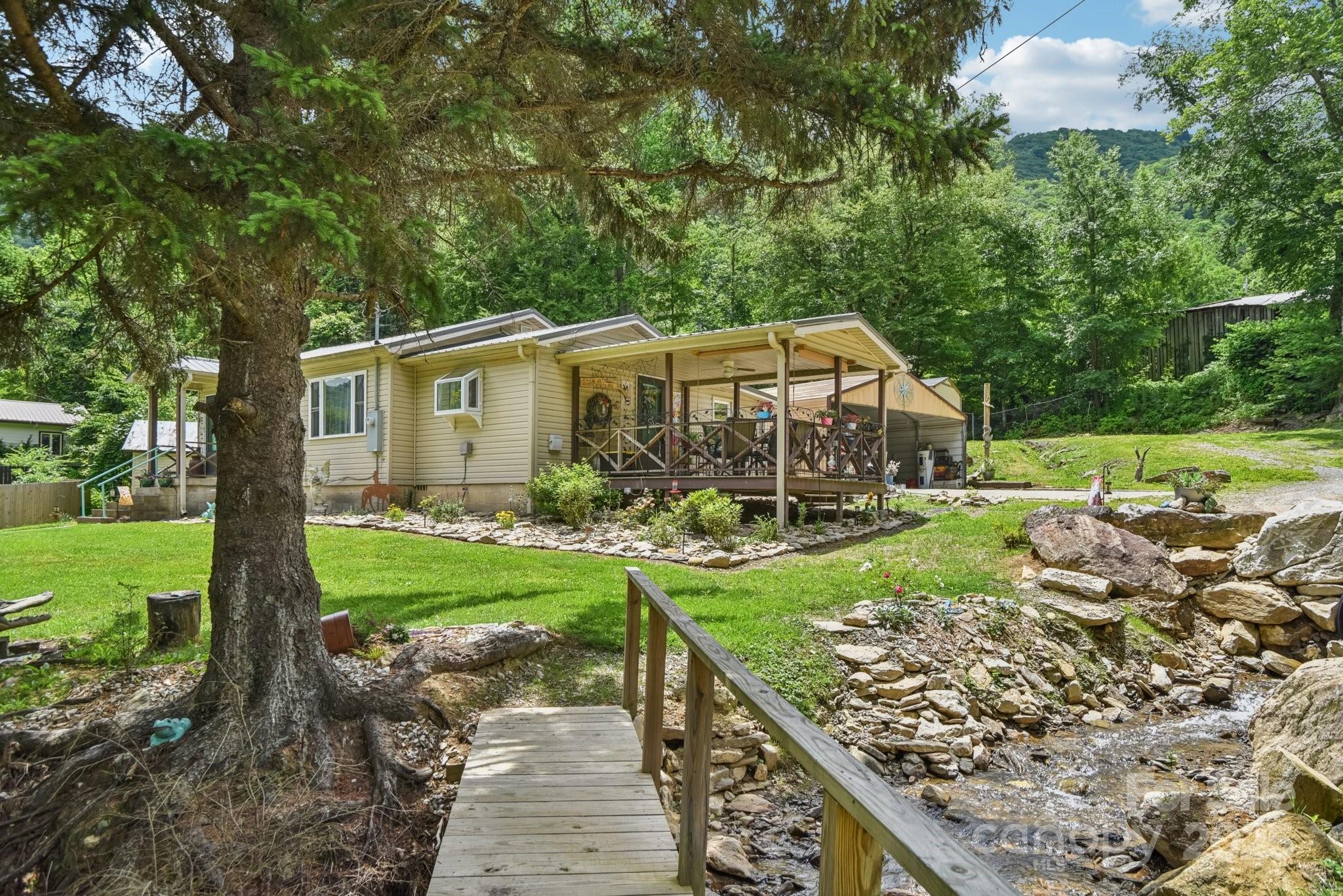 19 Lockman Road — Maggie Valley