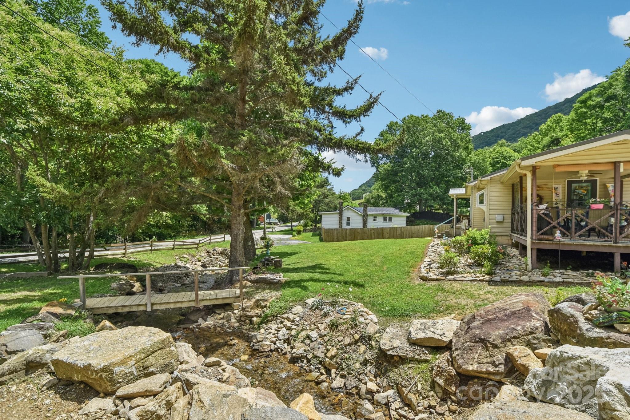 19 Lockman Road — Maggie Valley
