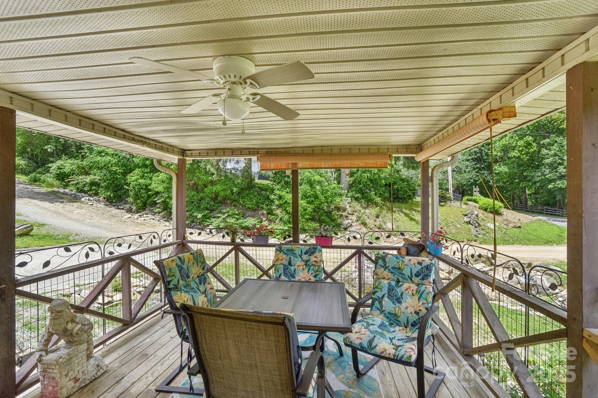 19 Lockman Road — Maggie Valley