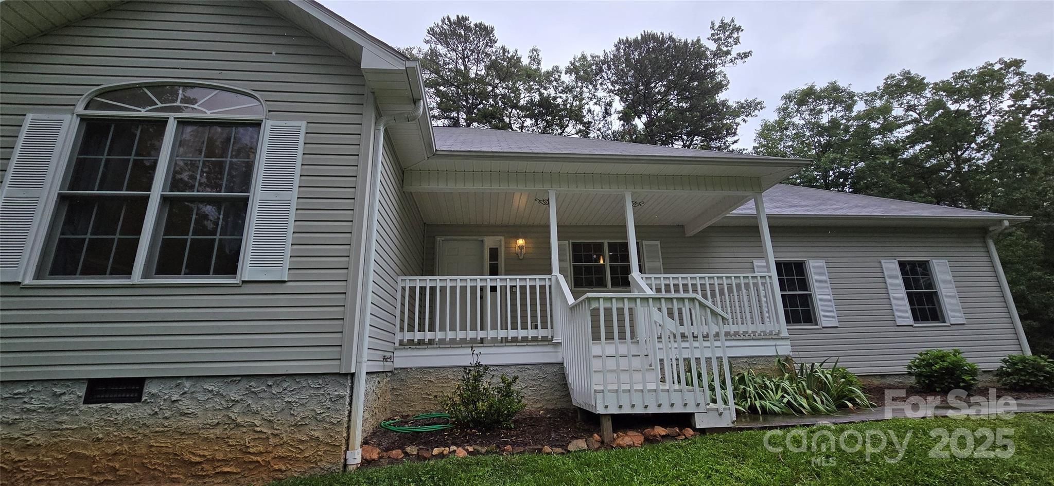 221 Flat Branch Trail — Mill Spring