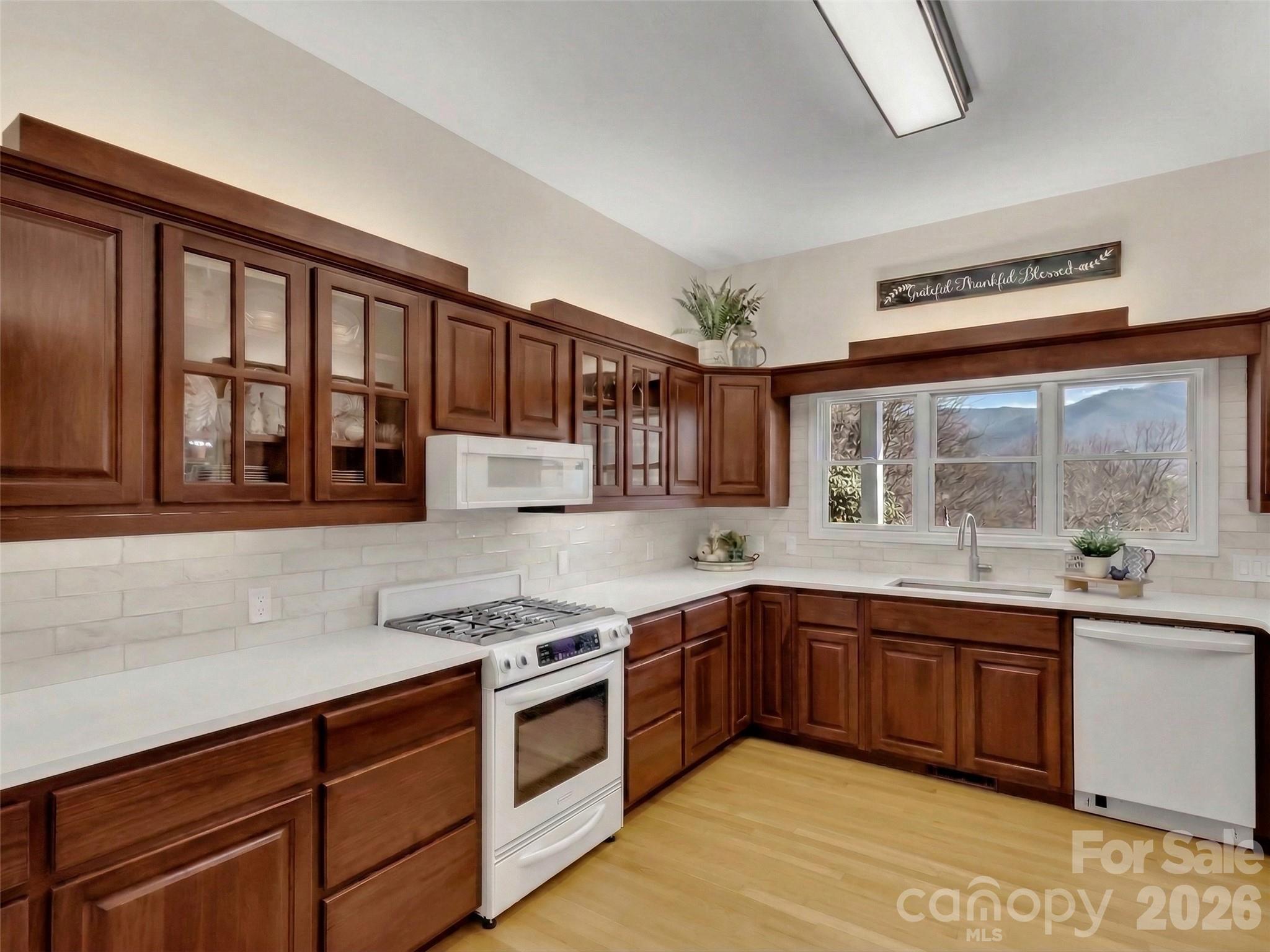 28 Mountain Breeze Drive — Maggie Valley