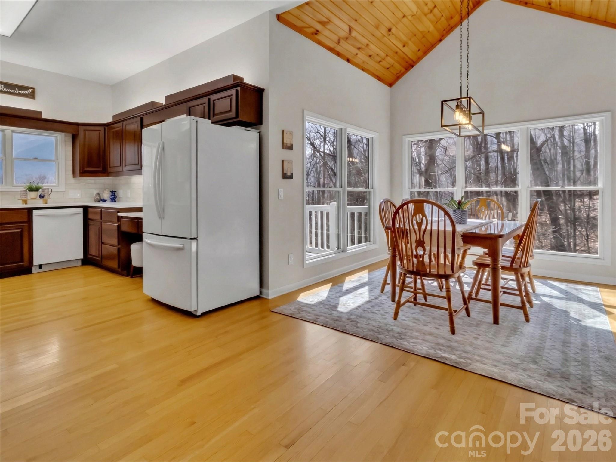 28 Mountain Breeze Drive — Maggie Valley