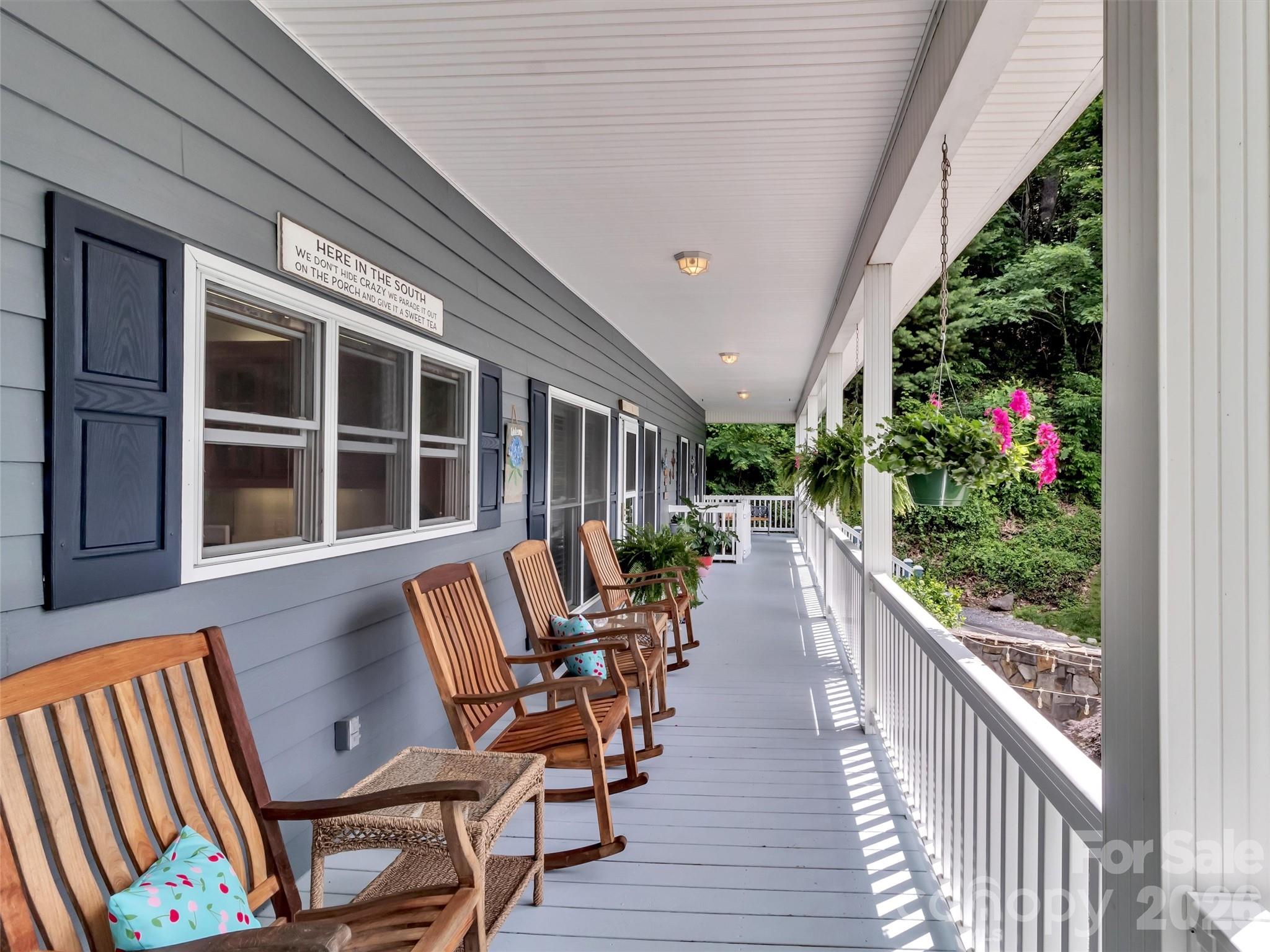 28 Mountain Breeze Drive — Maggie Valley