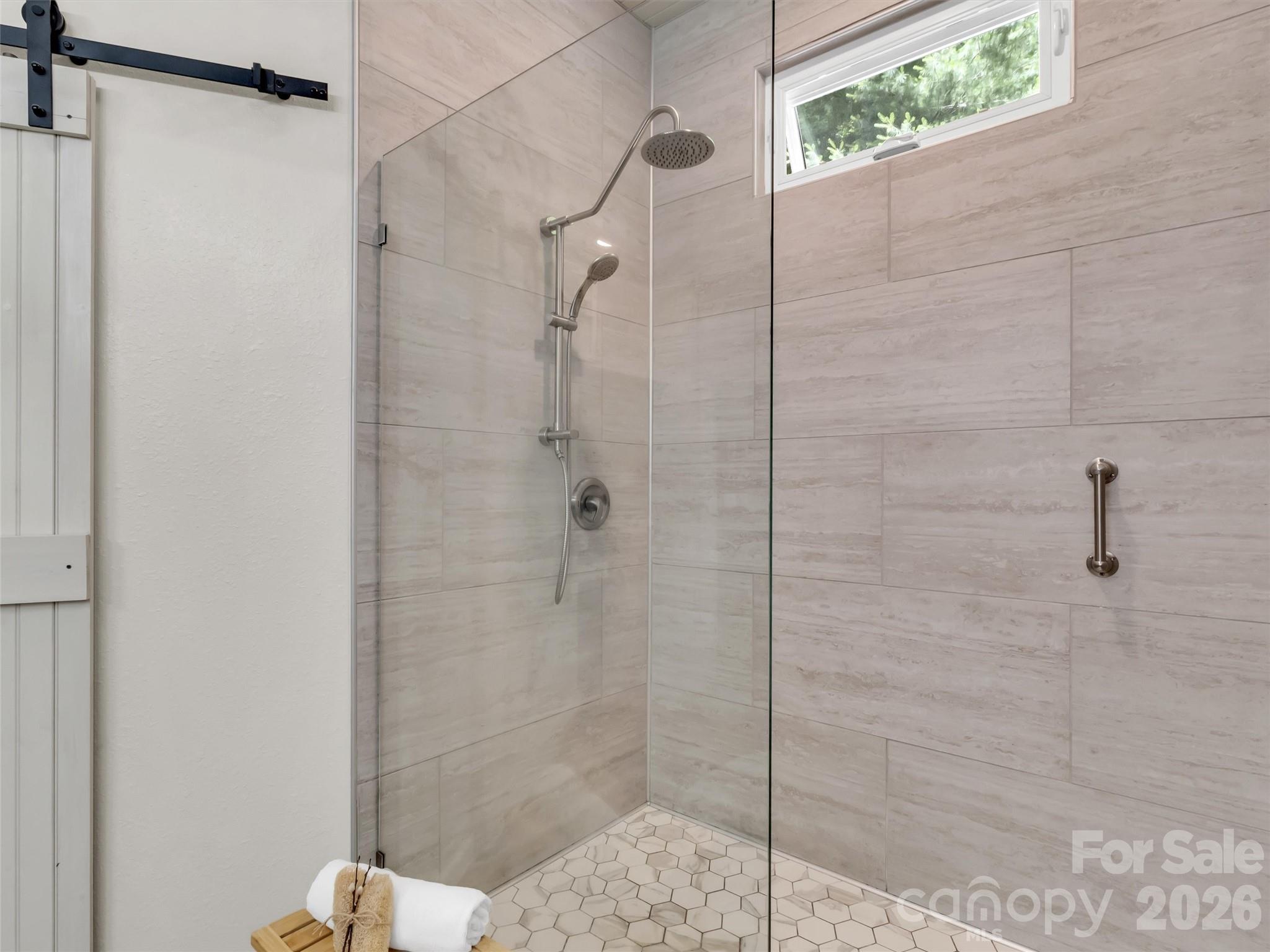 28 Mountain Breeze Drive — Maggie Valley