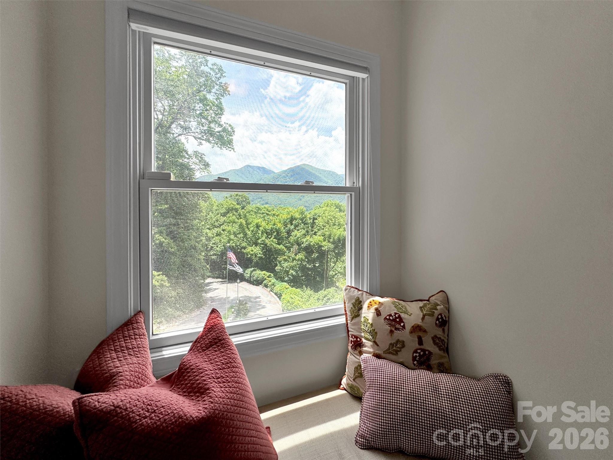 28 Mountain Breeze Drive — Maggie Valley