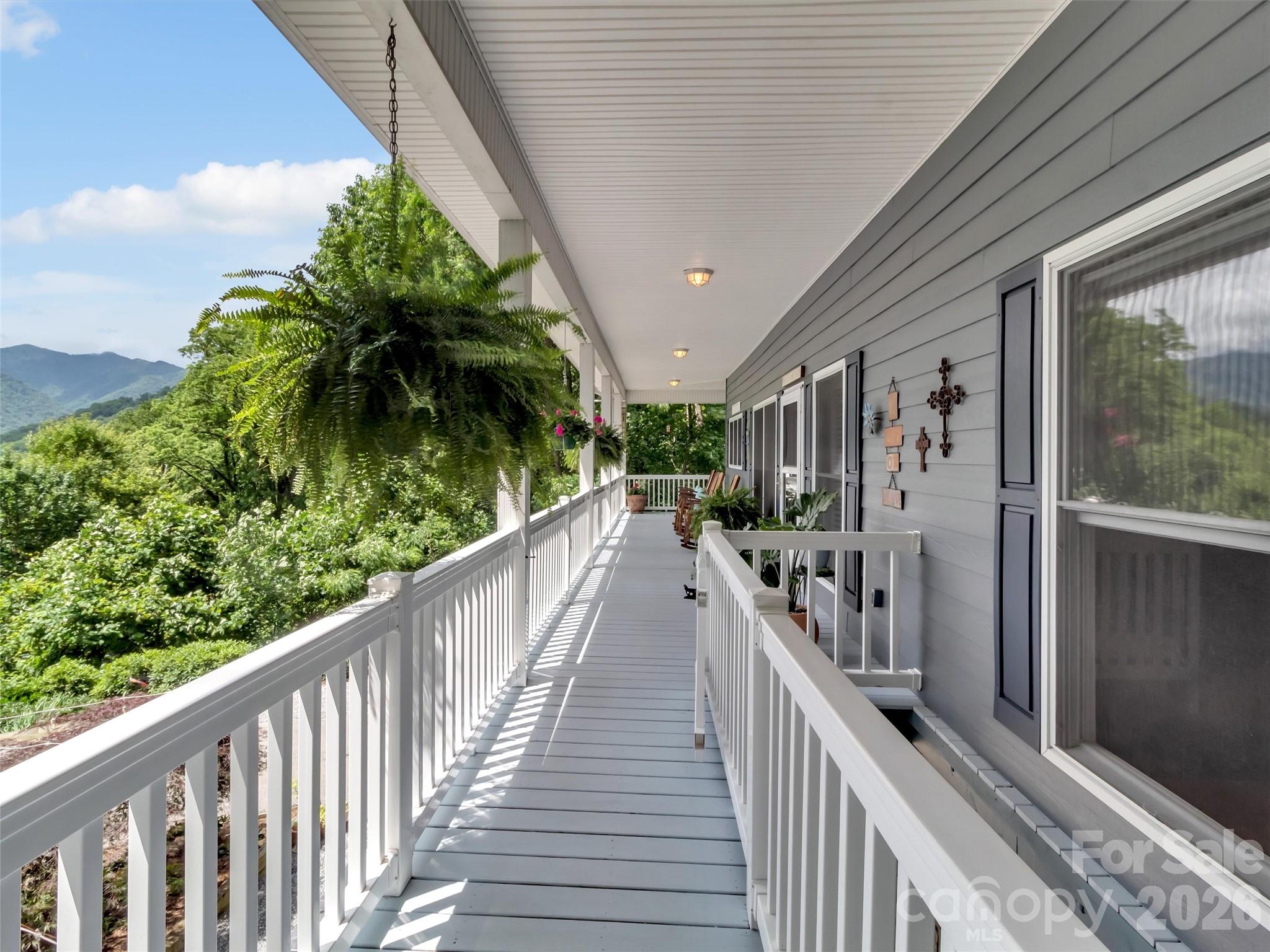 28 Mountain Breeze Drive — Maggie Valley