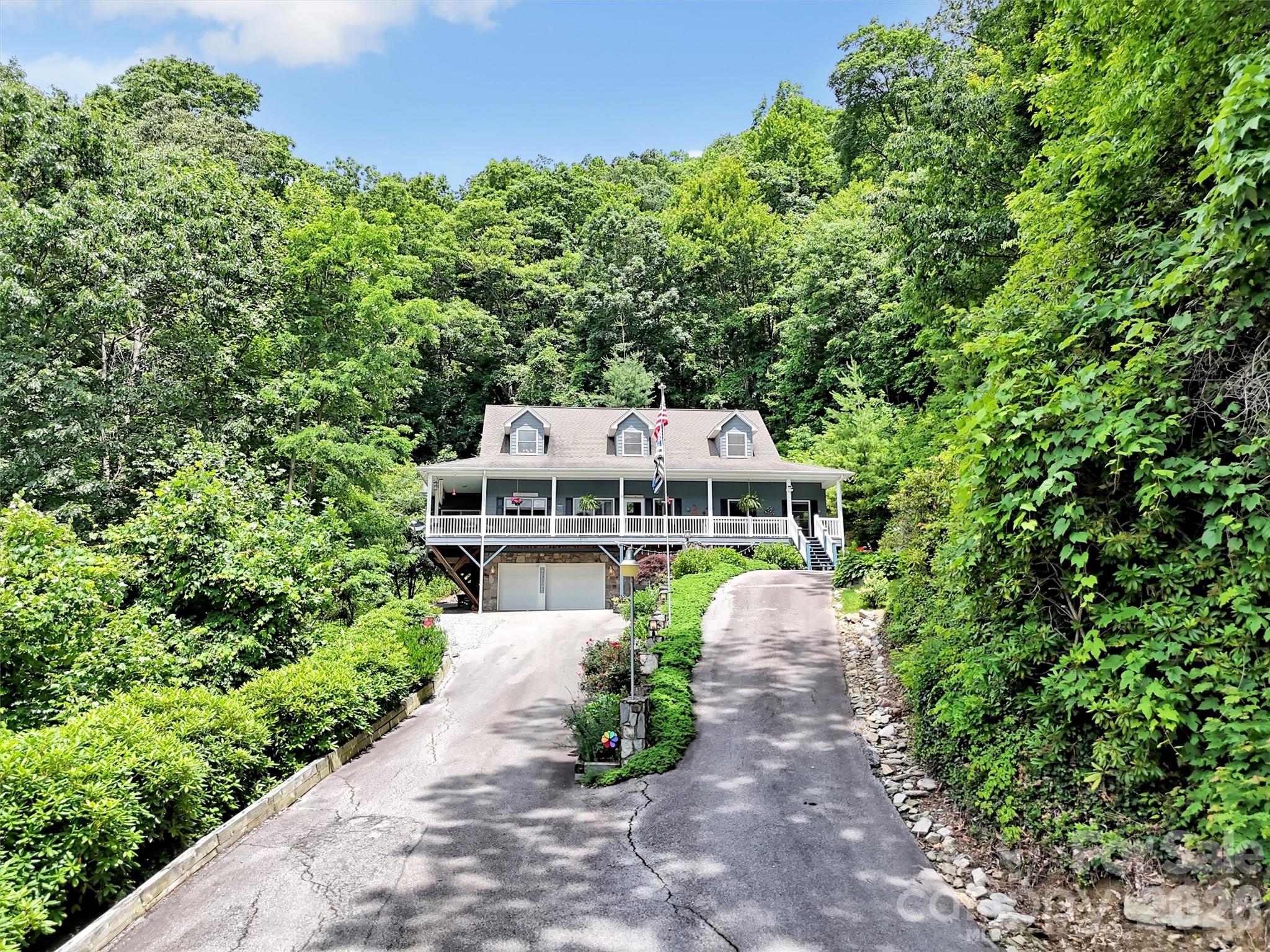 28 Mountain Breeze Drive — Maggie Valley