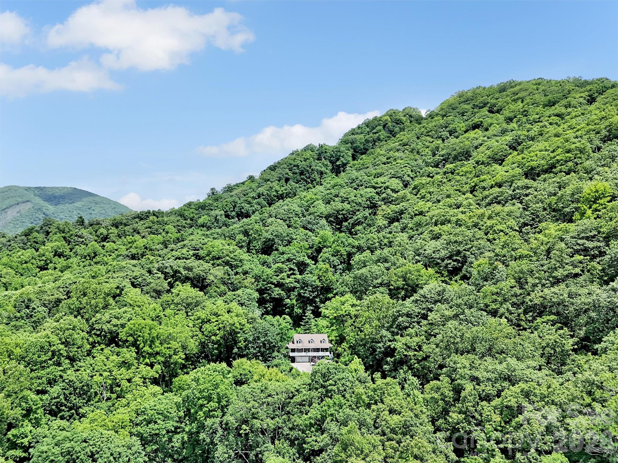 28 Mountain Breeze Drive — Maggie Valley