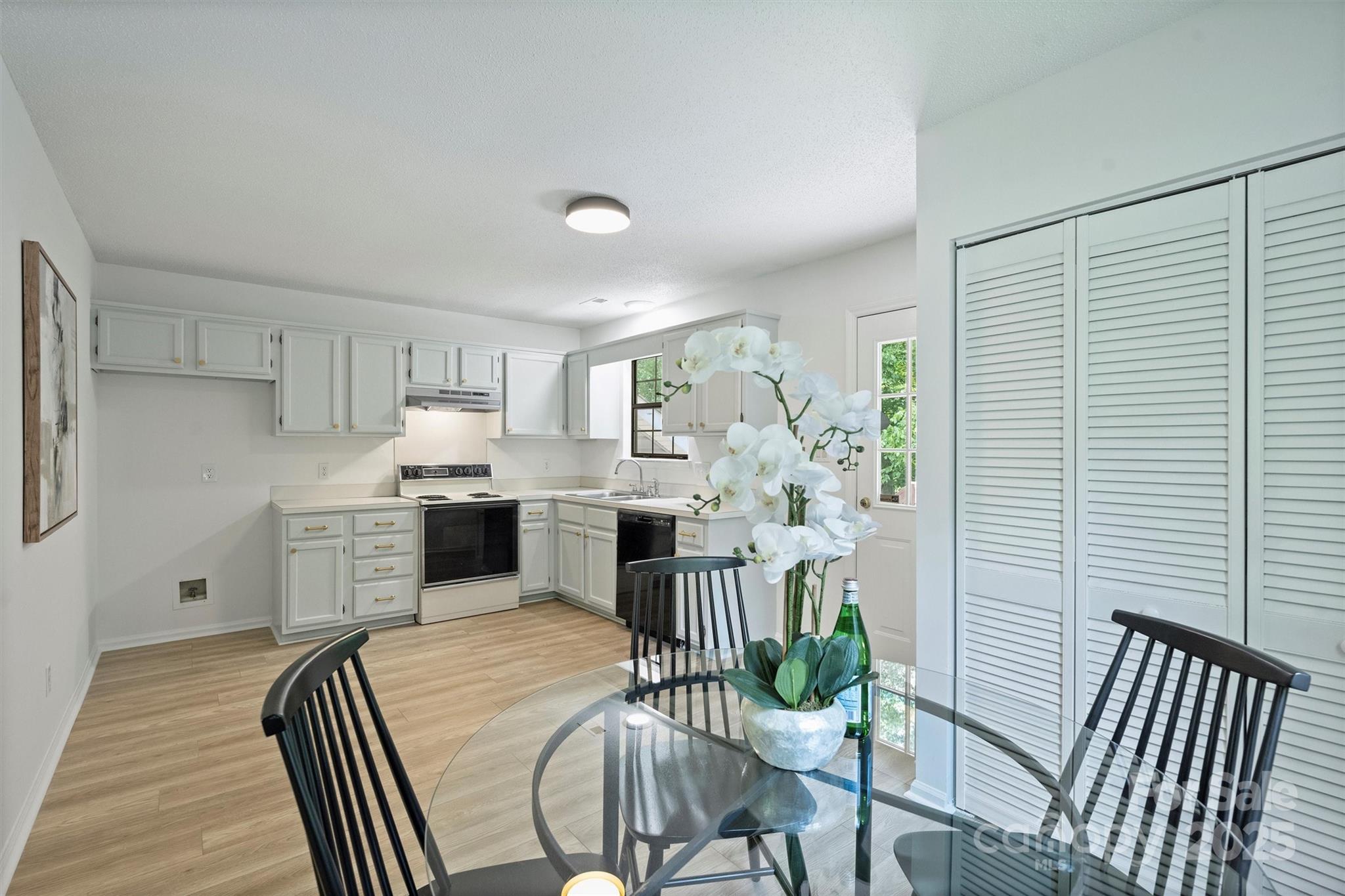 6115 Coltswood Court — Charlotte