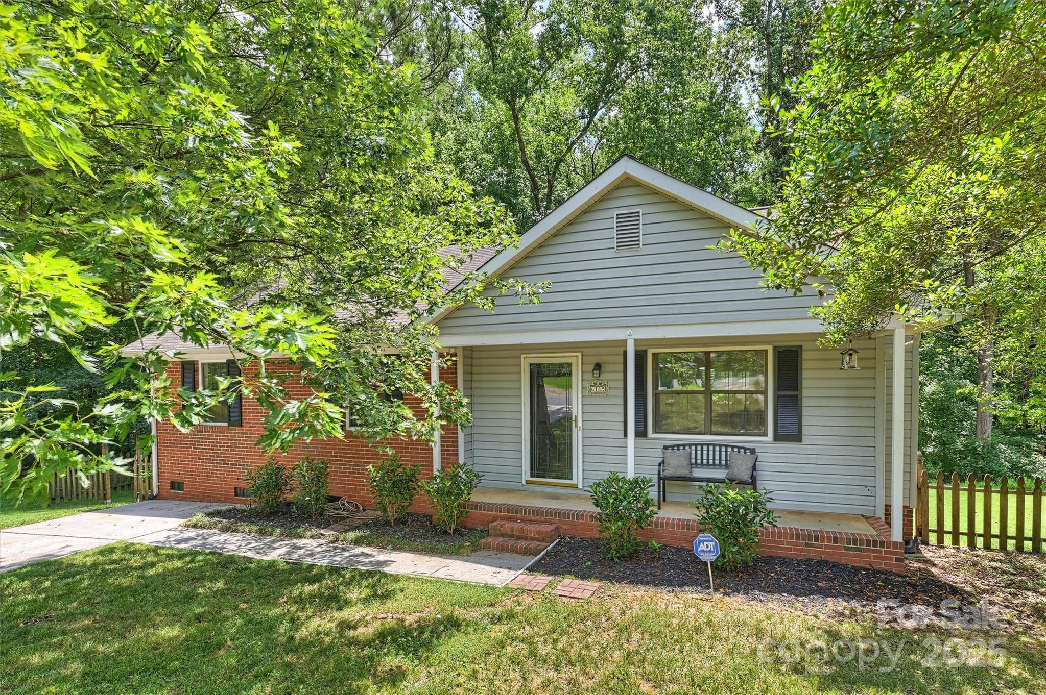 6115 Coltswood Court — Charlotte