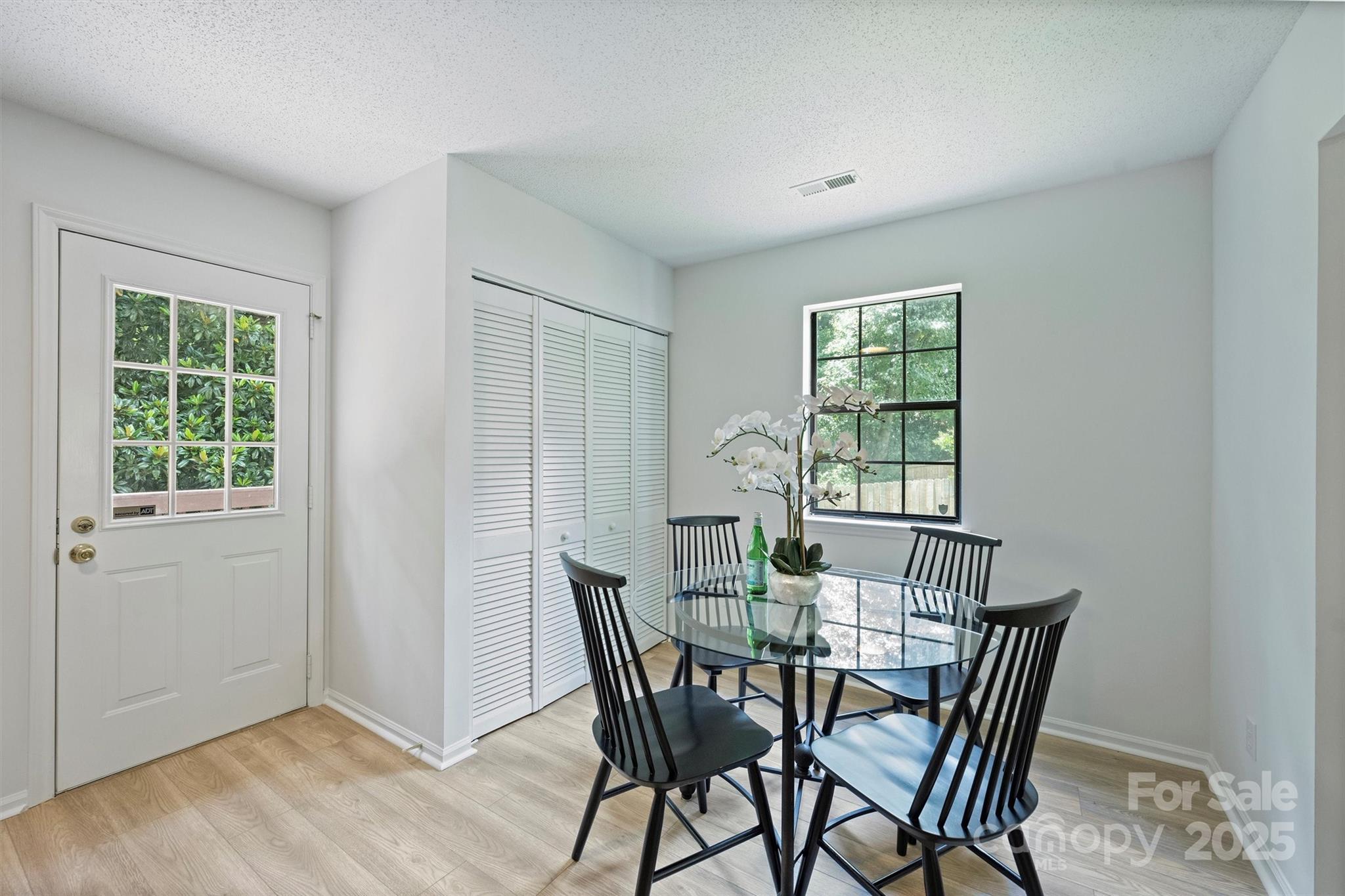 6115 Coltswood Court — Charlotte