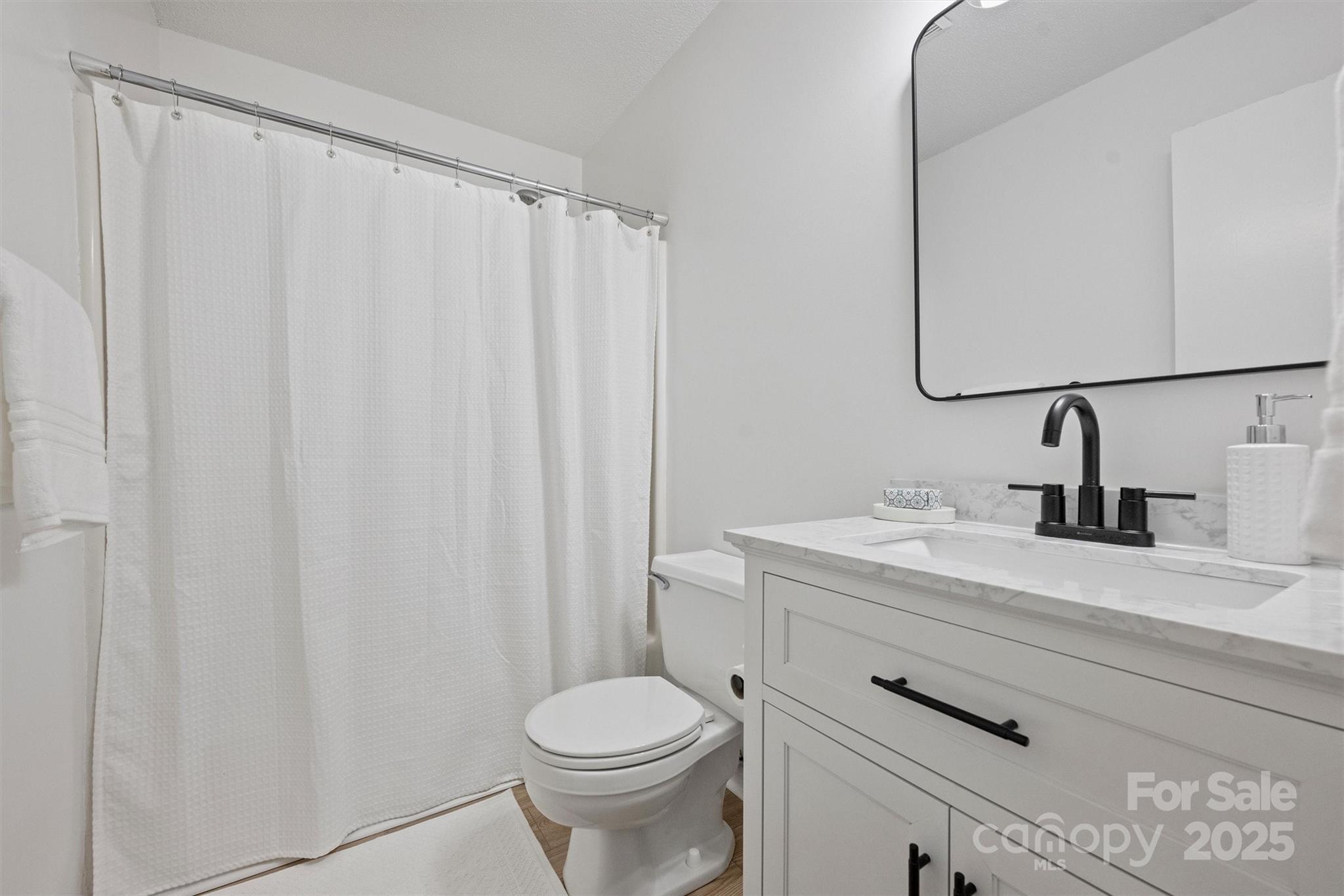 6115 Coltswood Court — Charlotte