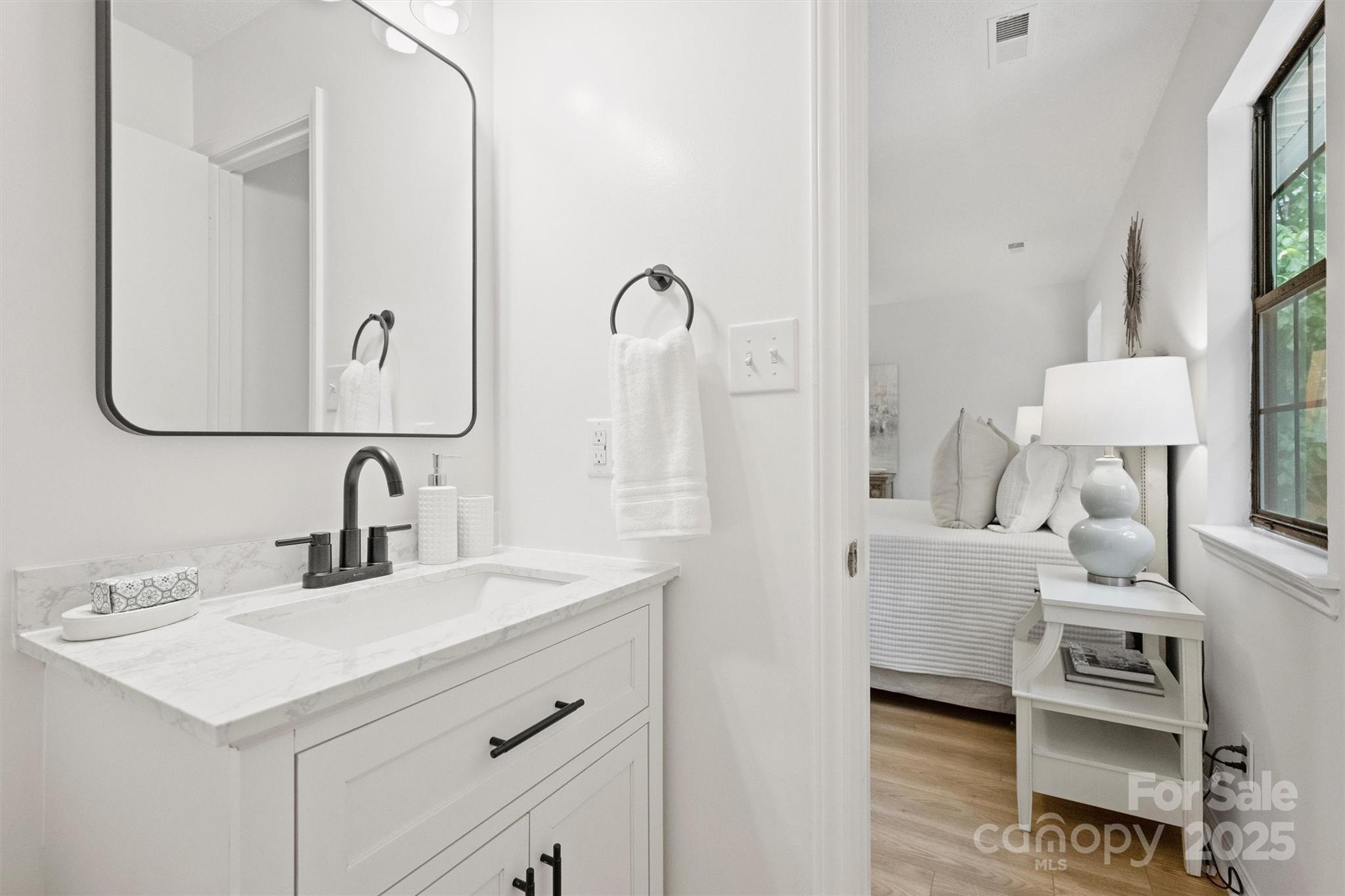 6115 Coltswood Court — Charlotte